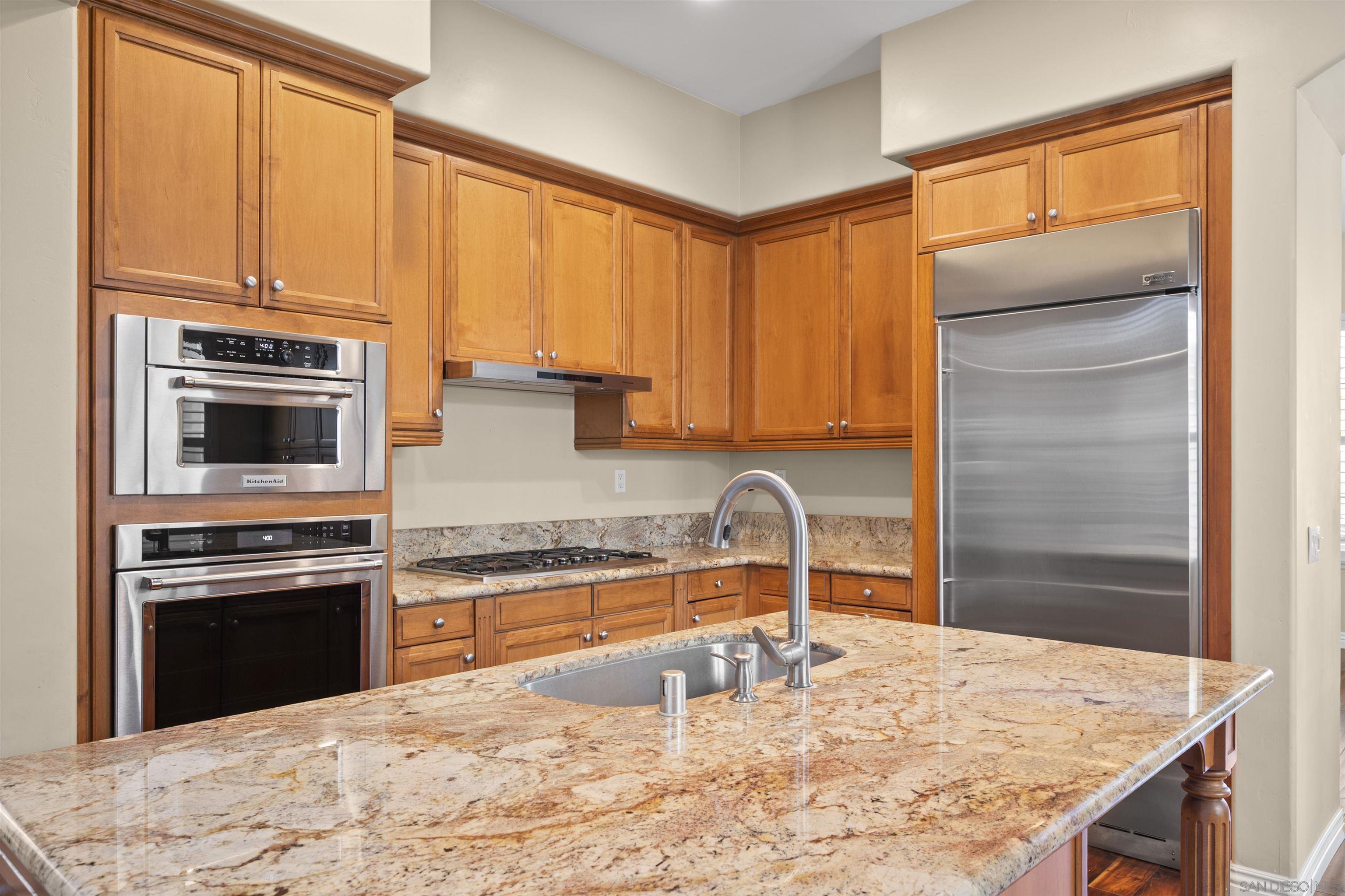 Detail Gallery Image 15 of 54 For 2873 W Bainbridge Rd., San Diego,  CA 92106 - 4 Beds | 3 Baths