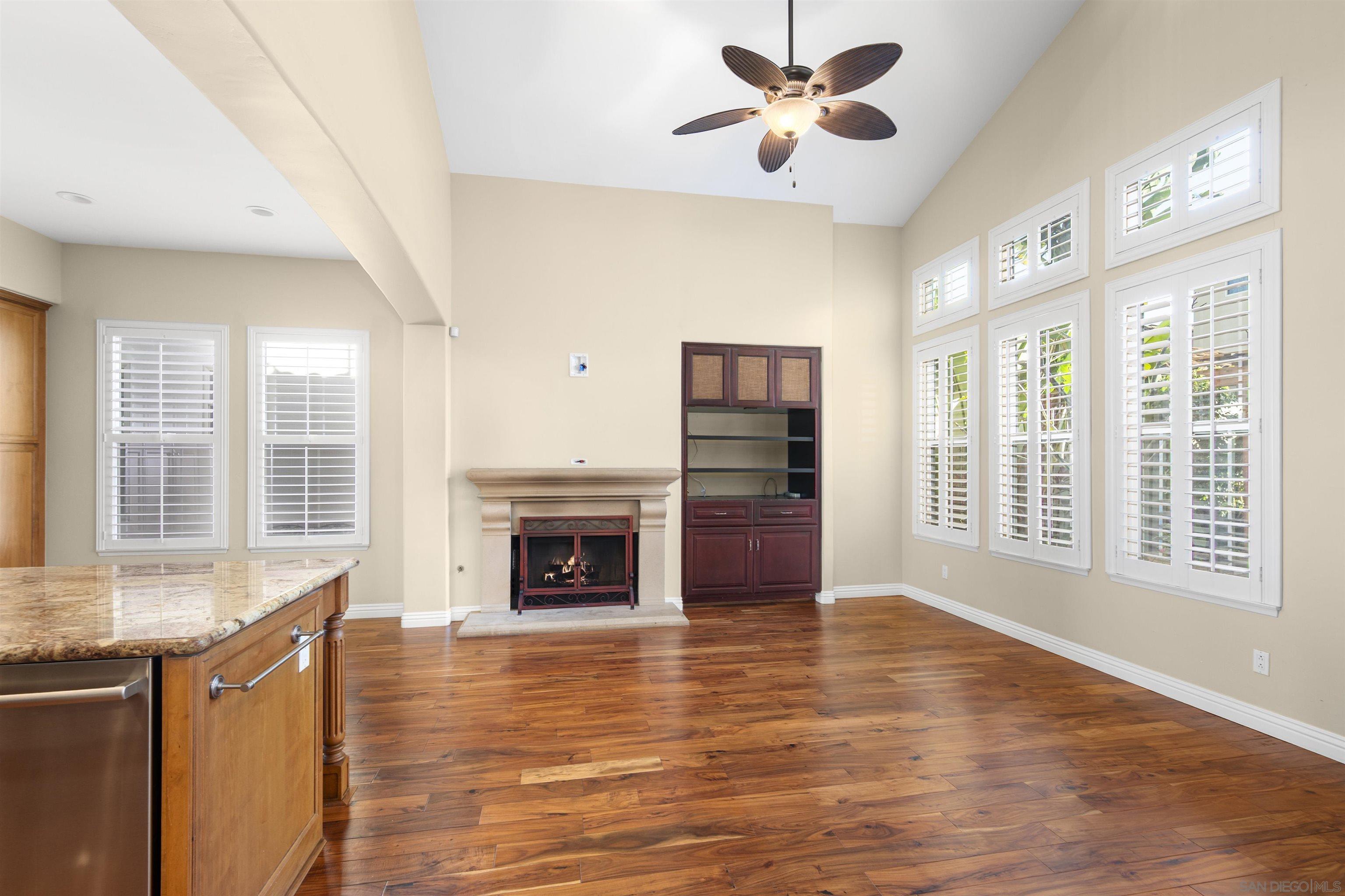 Detail Gallery Image 17 of 54 For 2873 W Bainbridge Rd., San Diego,  CA 92106 - 4 Beds | 3 Baths