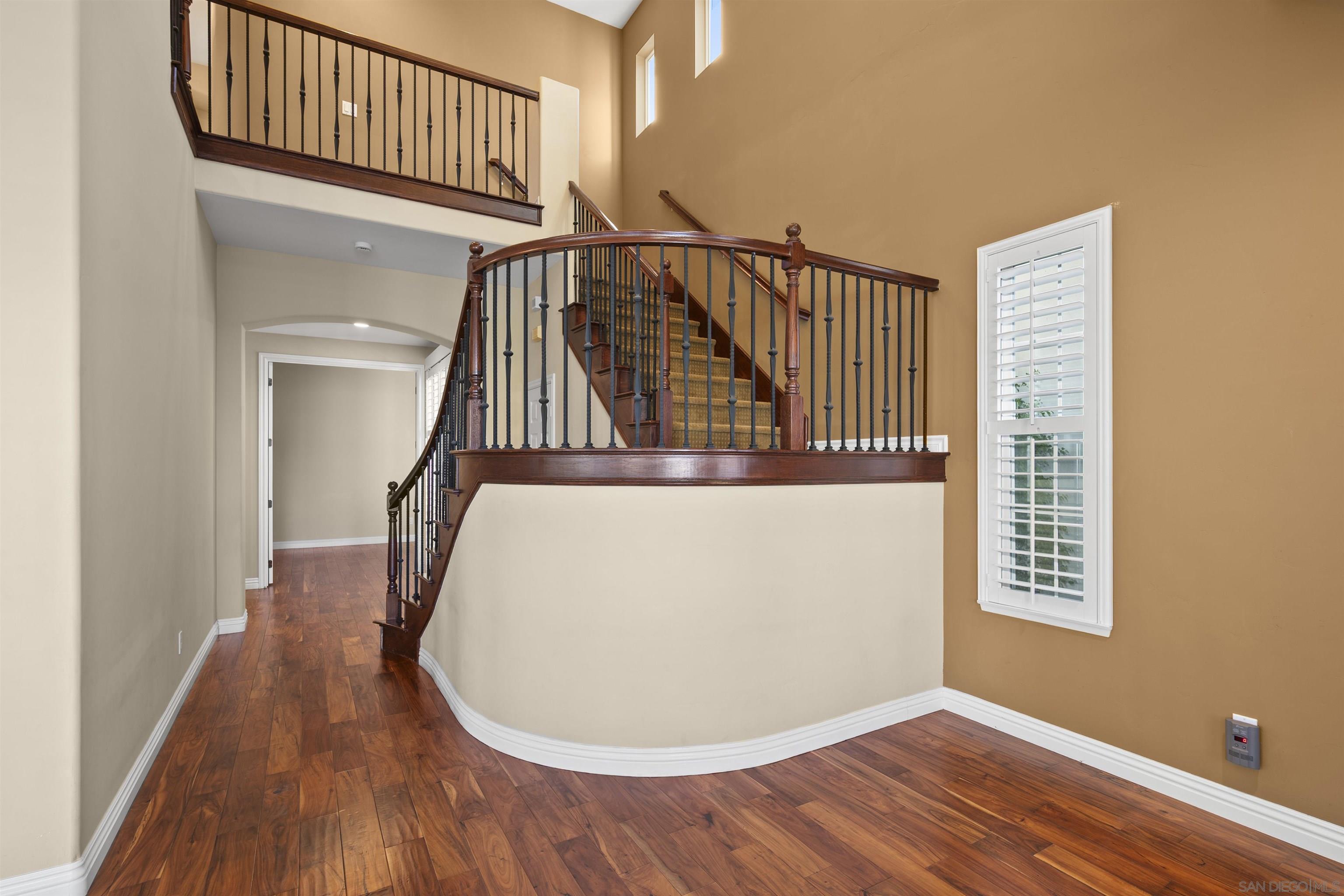 Detail Gallery Image 23 of 54 For 2873 W Bainbridge Rd., San Diego,  CA 92106 - 4 Beds | 3 Baths