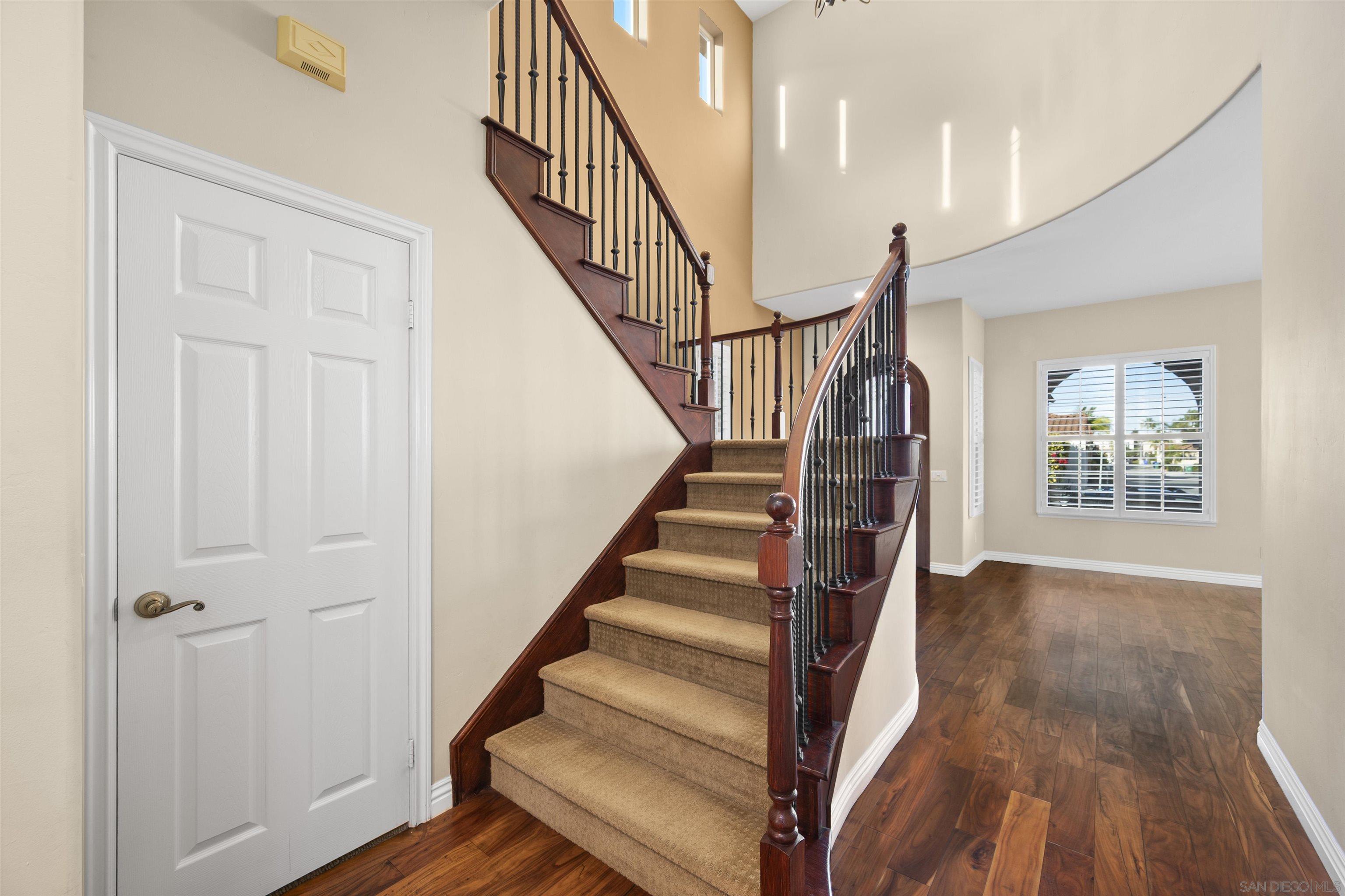 Detail Gallery Image 24 of 54 For 2873 W Bainbridge Rd., San Diego,  CA 92106 - 4 Beds | 3 Baths