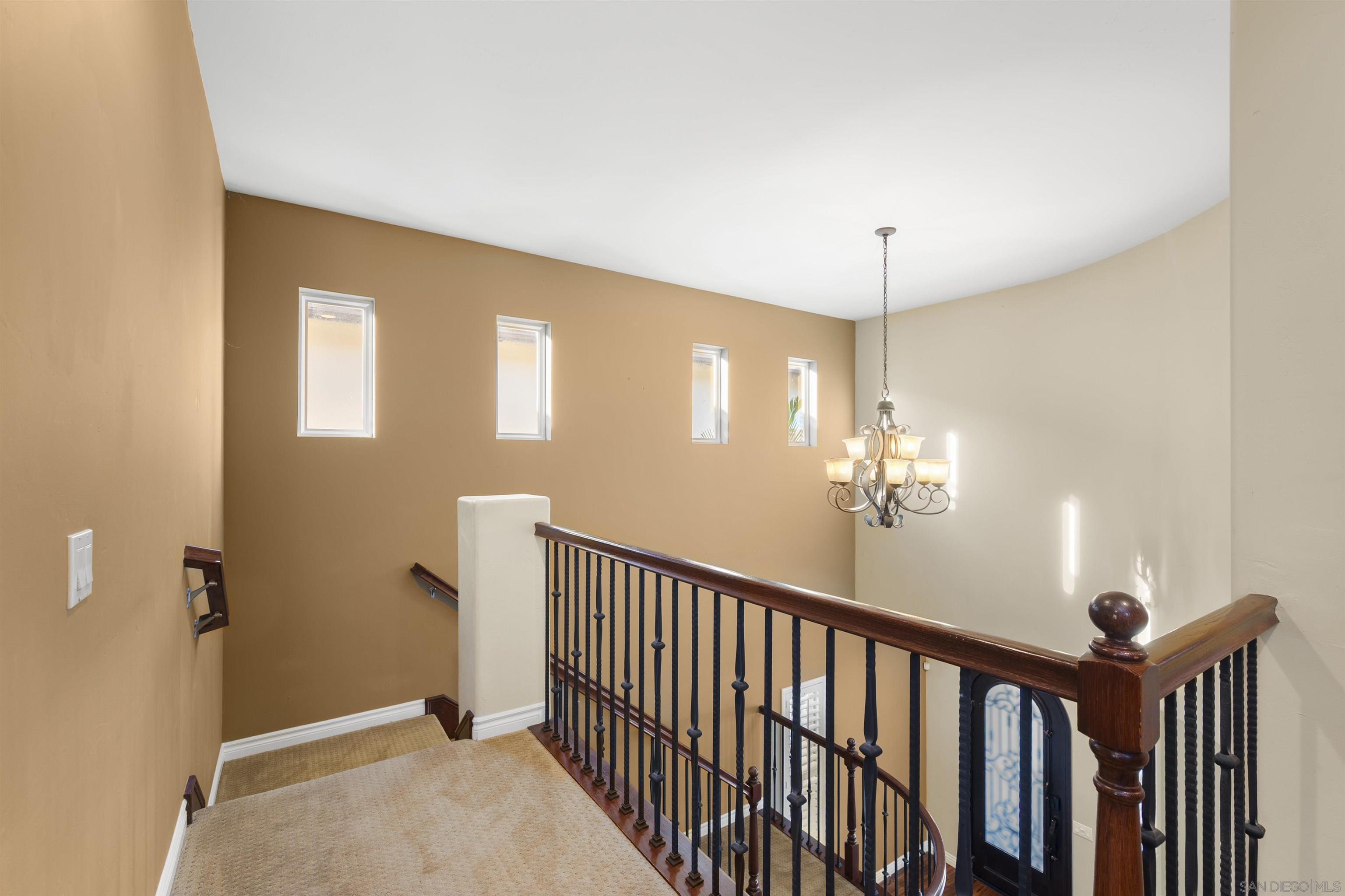 Detail Gallery Image 25 of 54 For 2873 W Bainbridge Rd., San Diego,  CA 92106 - 4 Beds | 3 Baths