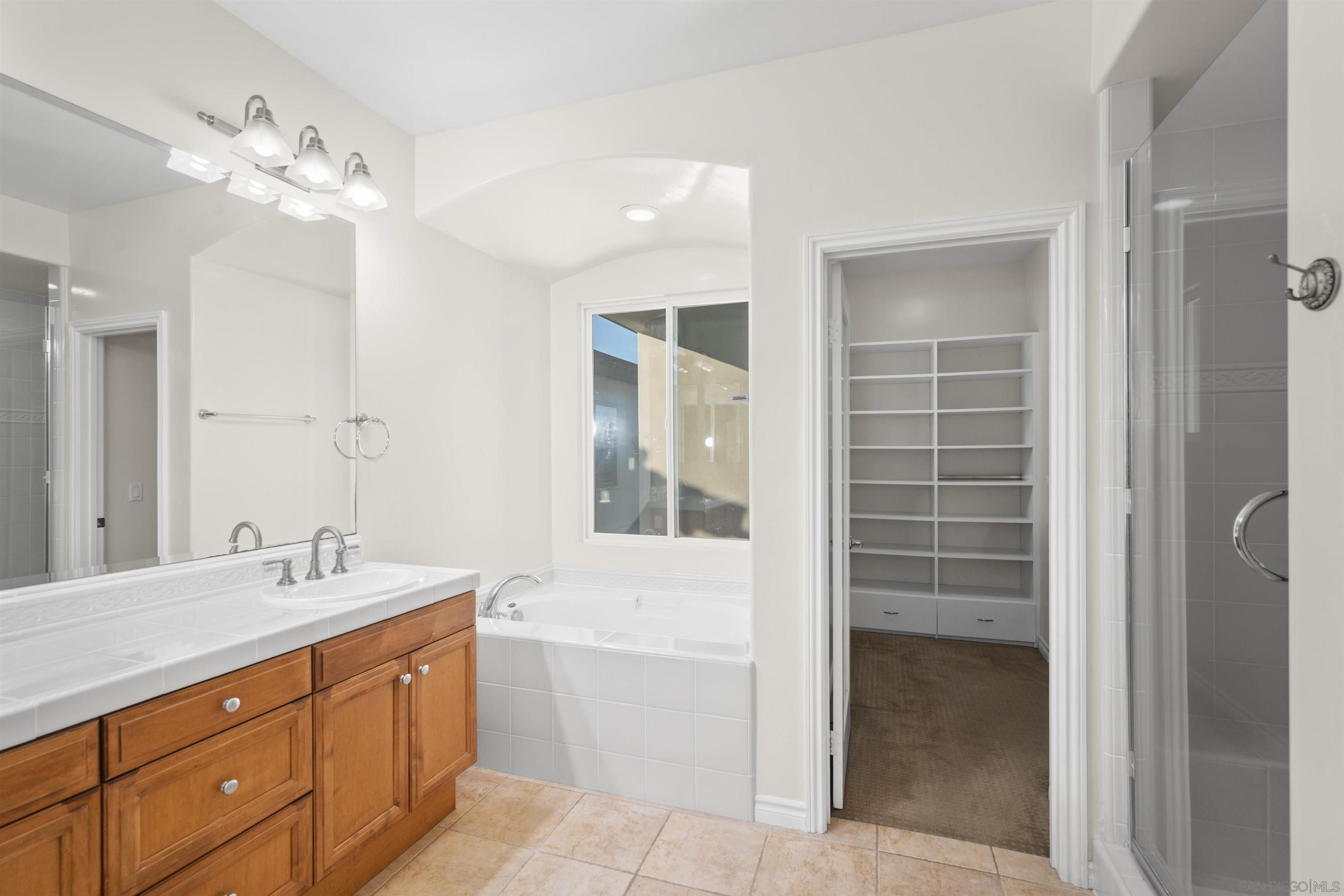 Detail Gallery Image 31 of 54 For 2873 W Bainbridge Rd., San Diego,  CA 92106 - 4 Beds | 3 Baths