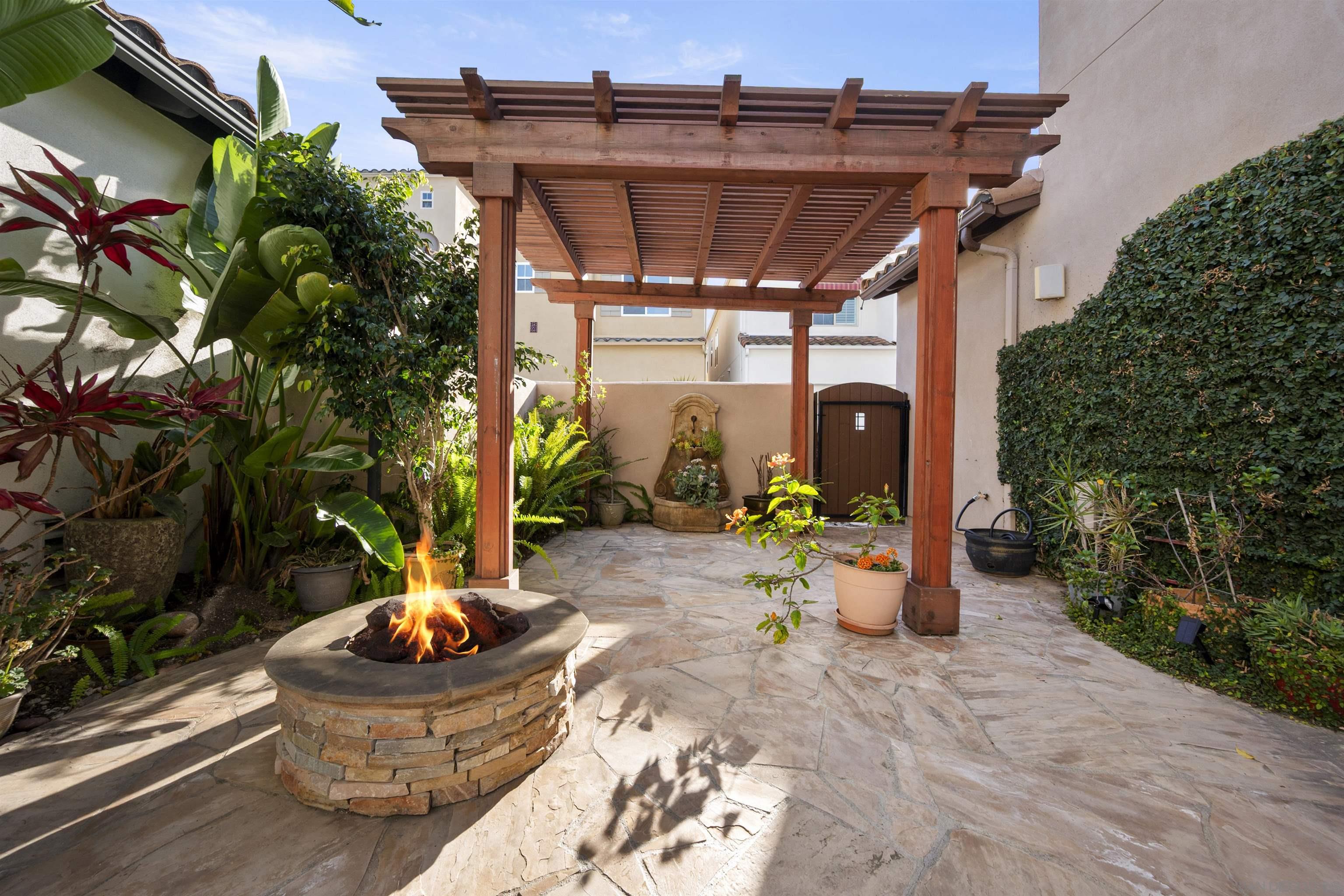 Detail Gallery Image 41 of 54 For 2873 W Bainbridge Rd., San Diego,  CA 92106 - 4 Beds | 3 Baths