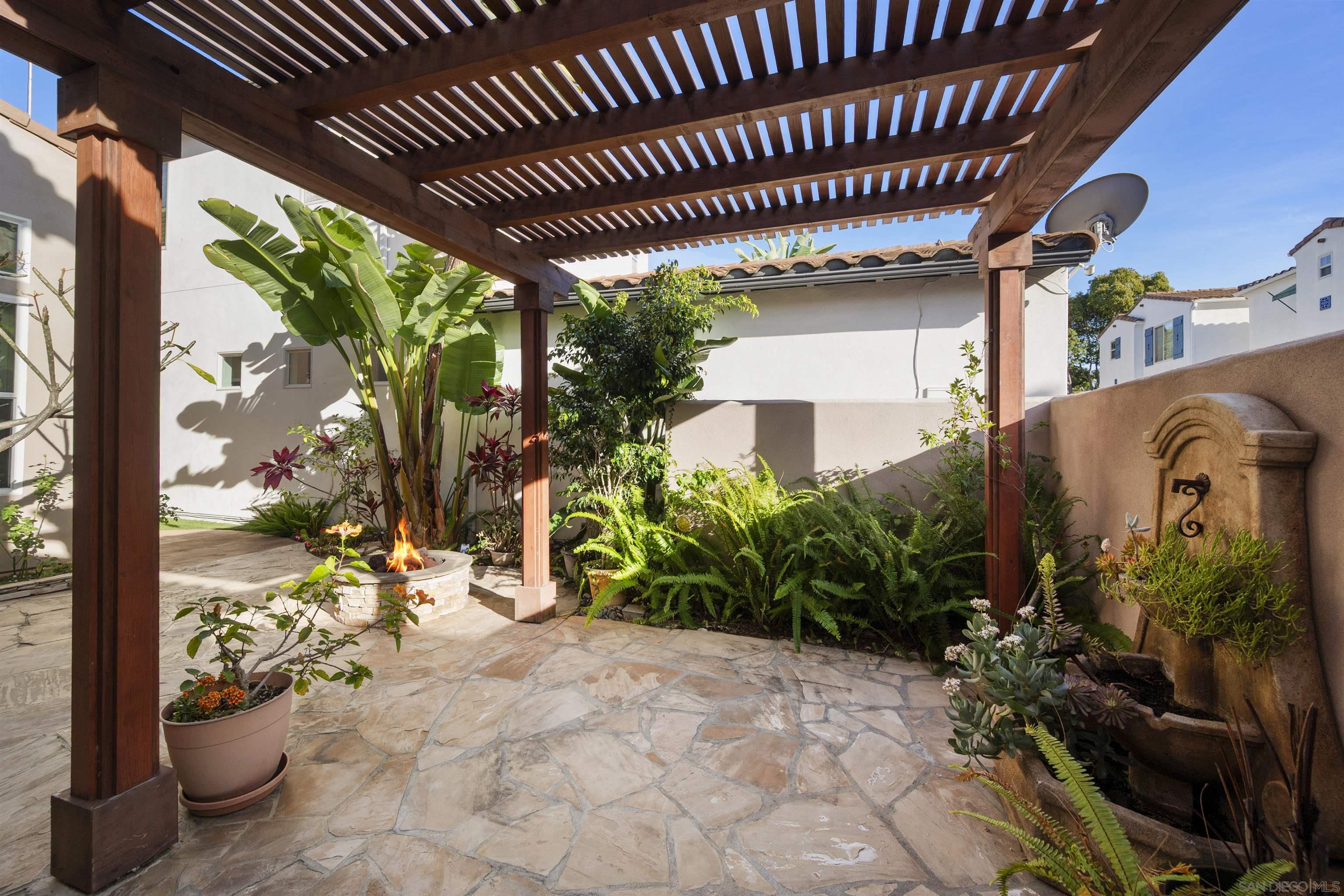 Detail Gallery Image 43 of 54 For 2873 W Bainbridge Rd., San Diego,  CA 92106 - 4 Beds | 3 Baths