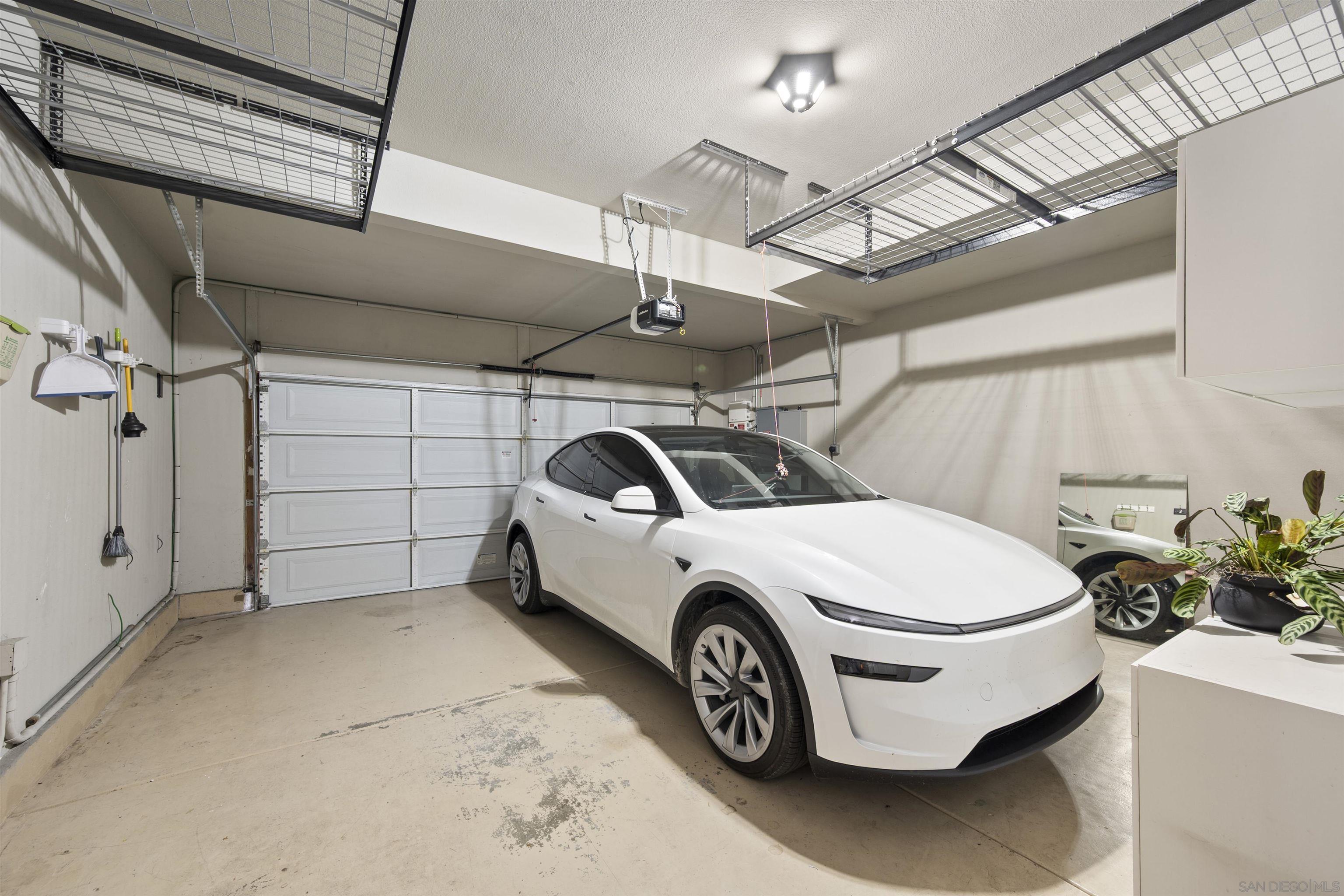 Detail Gallery Image 46 of 54 For 2873 W Bainbridge Rd., San Diego,  CA 92106 - 4 Beds | 3 Baths