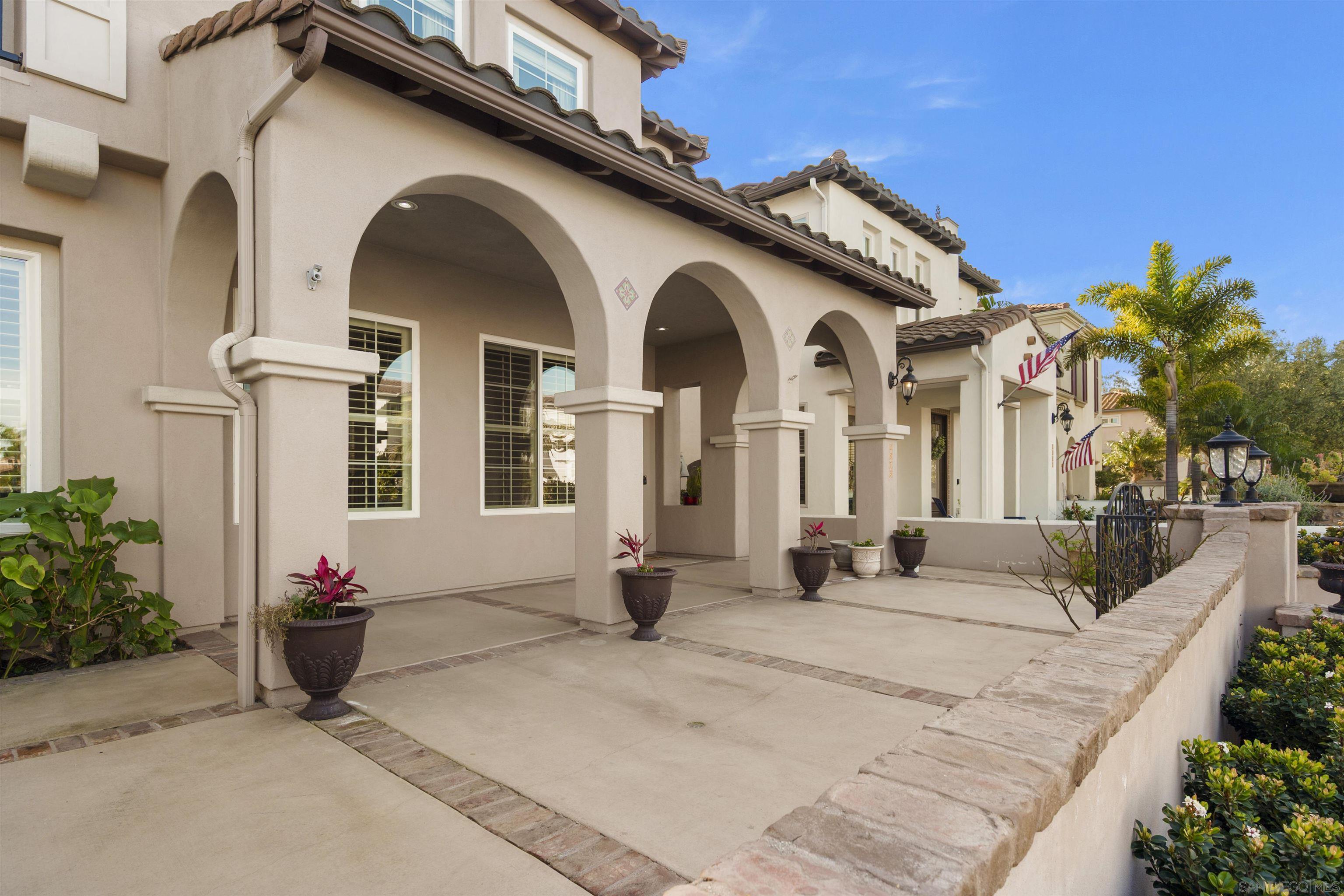 Detail Gallery Image 6 of 54 For 2873 W Bainbridge Rd., San Diego,  CA 92106 - 4 Beds | 3 Baths