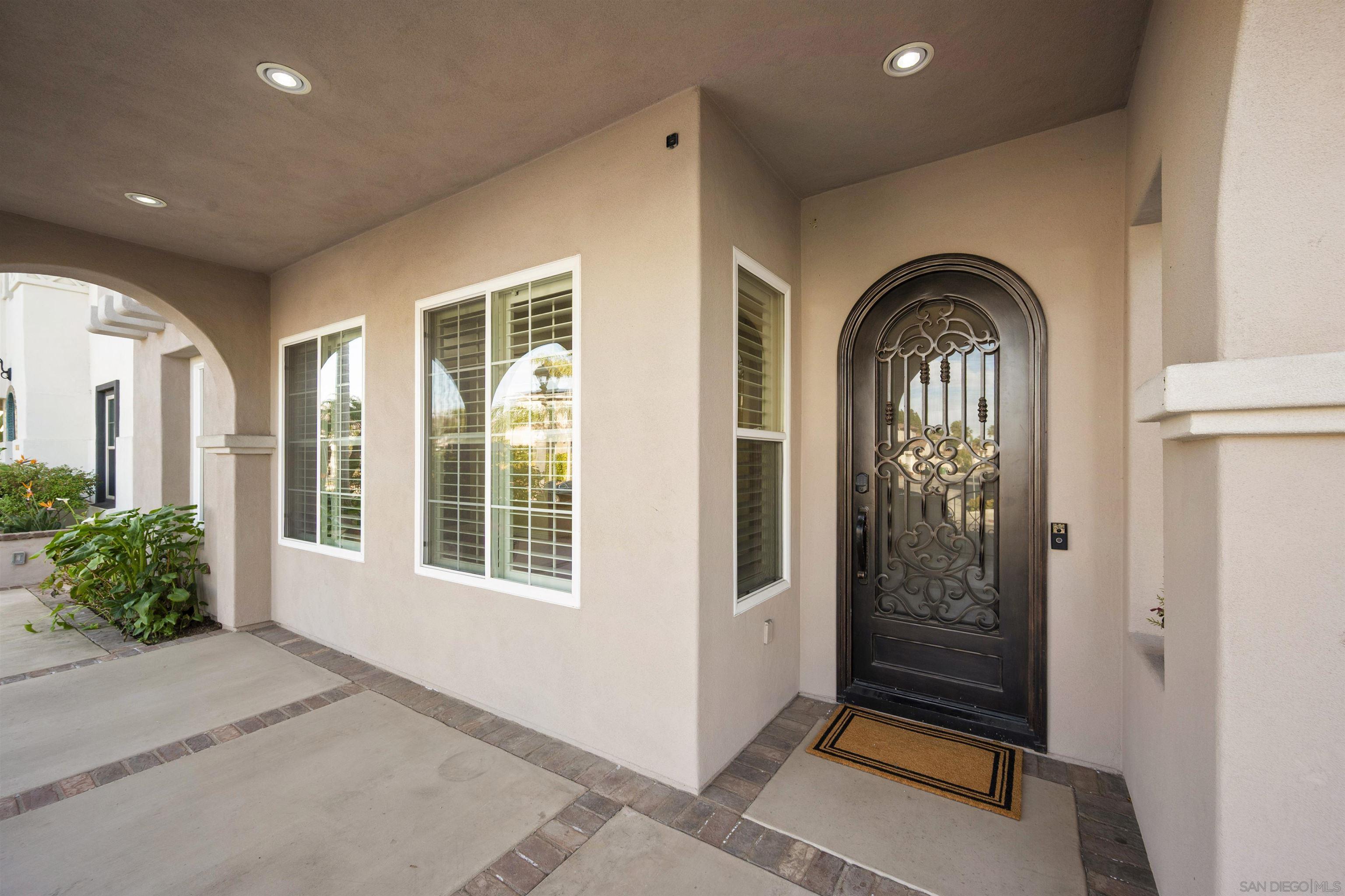 Detail Gallery Image 7 of 54 For 2873 W Bainbridge Rd., San Diego,  CA 92106 - 4 Beds | 3 Baths