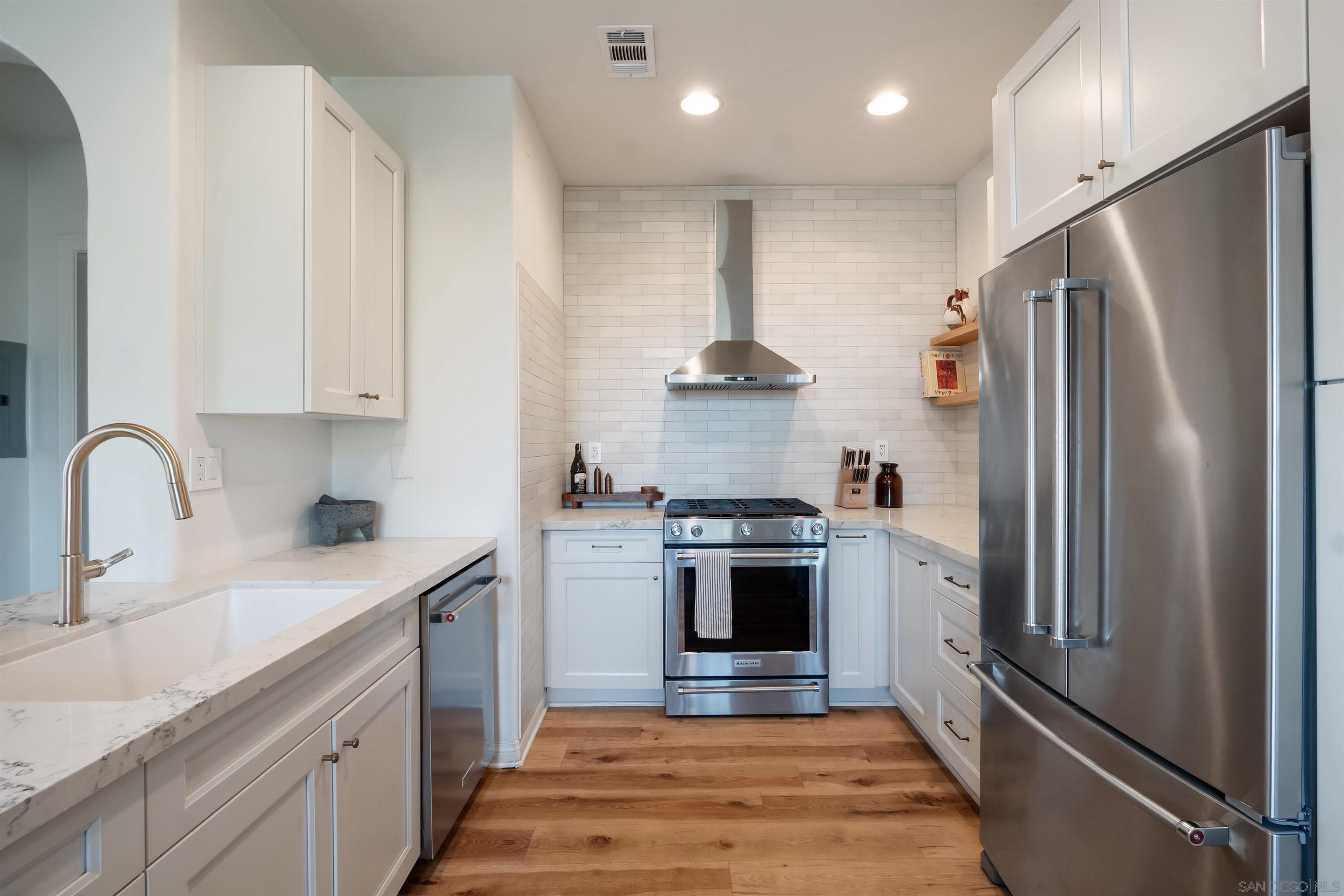 Detail Gallery Image 8 of 38 For 750  Harbor Cliff Way  #102,  Oceanside,  CA 92054 - 2 Beds | 2/1 Baths