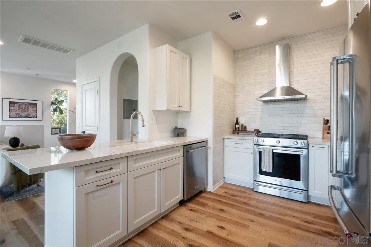 Detail Gallery Image 9 of 38 For 750  Harbor Cliff Way  #102,  Oceanside,  CA 92054 - 2 Beds | 2/1 Baths