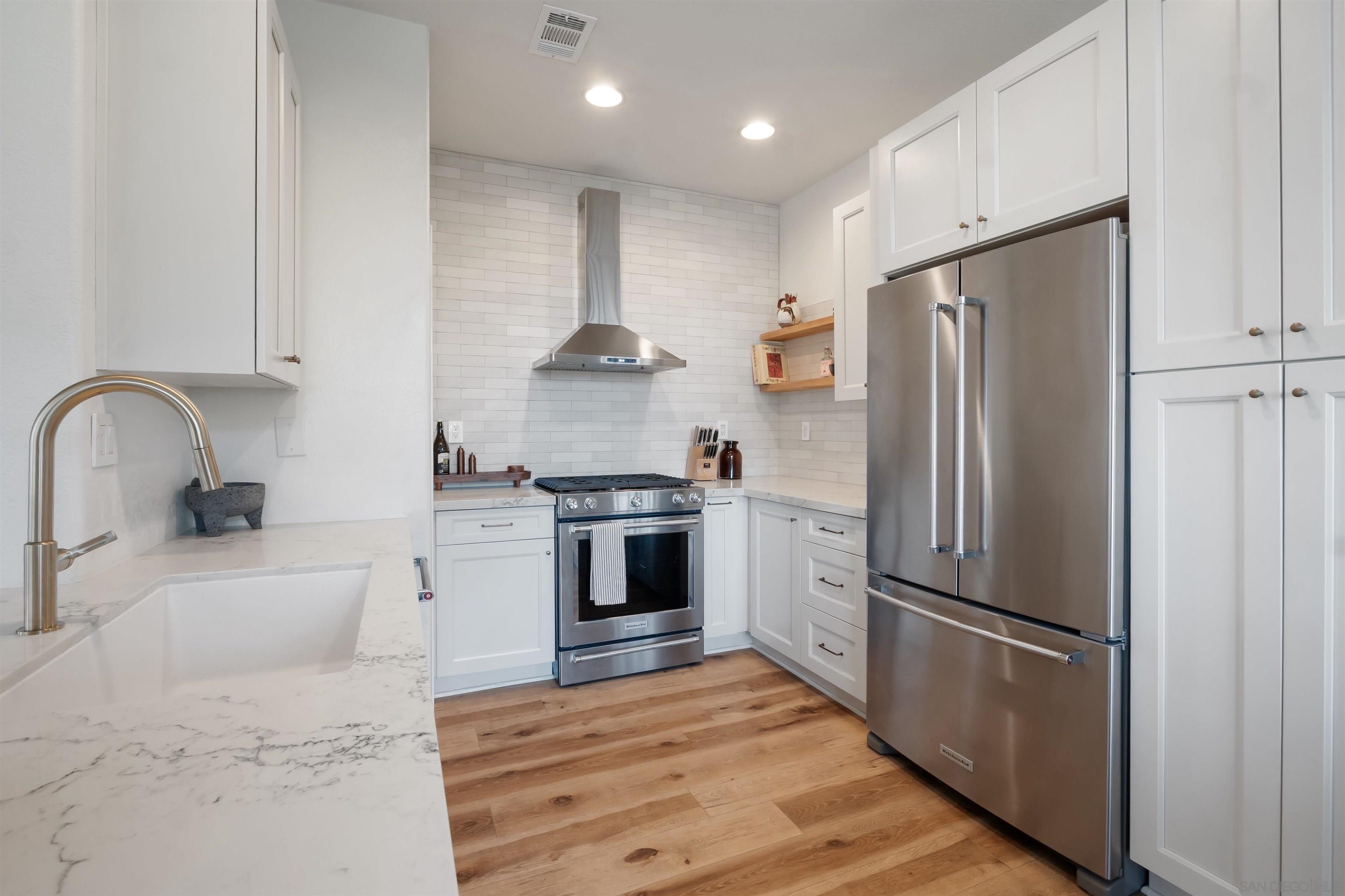 Detail Gallery Image 10 of 38 For 750  Harbor Cliff Way  #102,  Oceanside,  CA 92054 - 2 Beds | 2/1 Baths