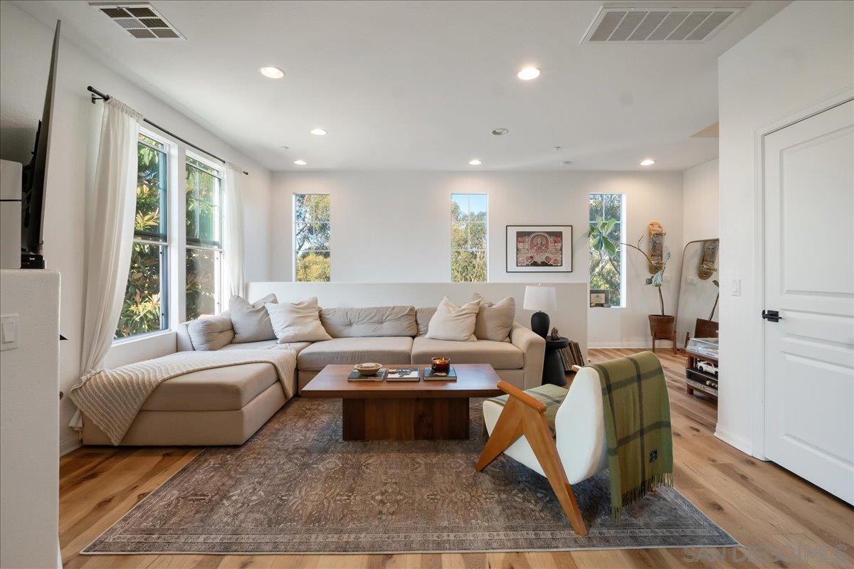 Detail Gallery Image 12 of 38 For 750  Harbor Cliff Way  #102,  Oceanside,  CA 92054 - 2 Beds | 2/1 Baths