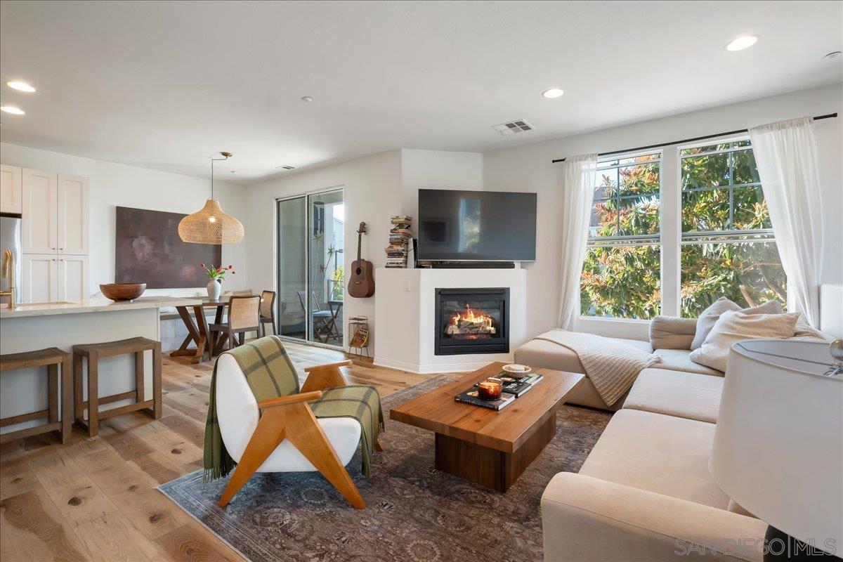 Detail Gallery Image 5 of 38 For 750  Harbor Cliff Way  #102,  Oceanside,  CA 92054 - 2 Beds | 2/1 Baths