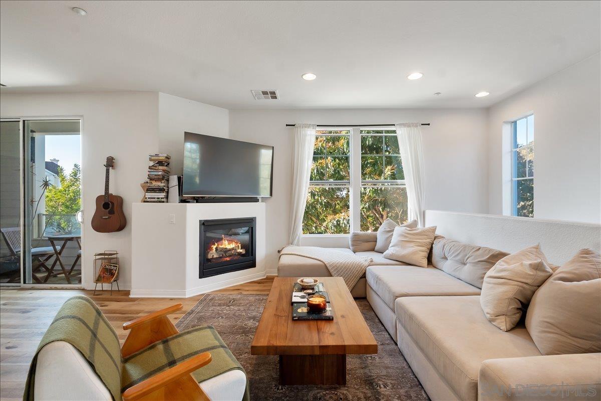 Detail Gallery Image 6 of 38 For 750  Harbor Cliff Way  #102,  Oceanside,  CA 92054 - 2 Beds | 2/1 Baths