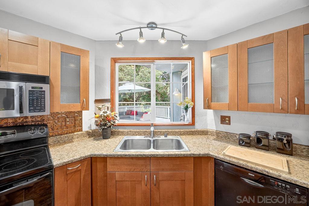 Detail Gallery Image 18 of 50 For 8975  Lawrence Welk Dr Spc 451  #451,  Escondido,  CA 92026 - 2 Beds | 2 Baths