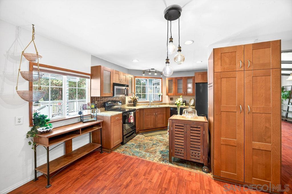 Detail Gallery Image 19 of 50 For 8975  Lawrence Welk Dr Spc 451  #451,  Escondido,  CA 92026 - 2 Beds | 2 Baths