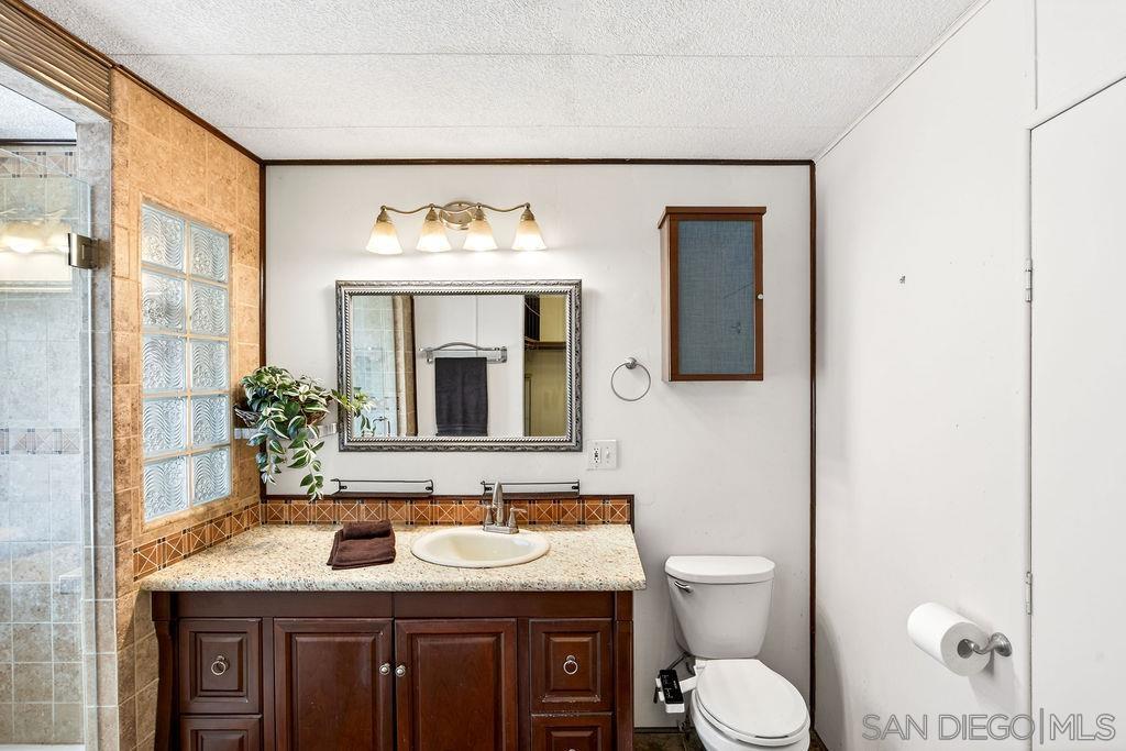 Detail Gallery Image 25 of 50 For 8975  Lawrence Welk Dr Spc 451  #451,  Escondido,  CA 92026 - 2 Beds | 2 Baths