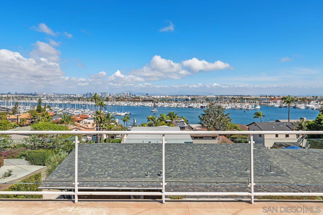 Detail Gallery Image 17 of 48 For 595  Rosecrans Street, San Diego,  CA 92106 - 4 Beds | 2/1 Baths
