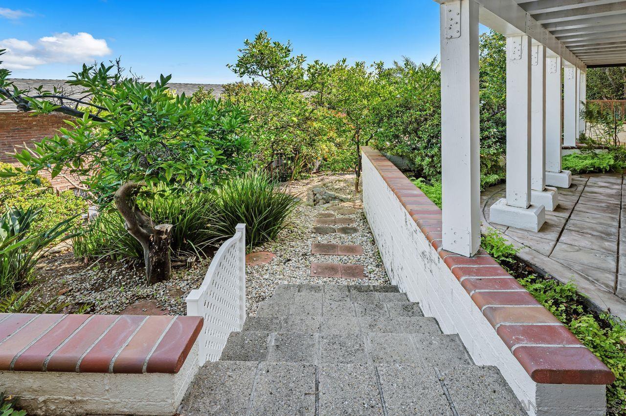 Detail Gallery Image 40 of 48 For 595  Rosecrans Street, San Diego,  CA 92106 - 4 Beds | 2/1 Baths