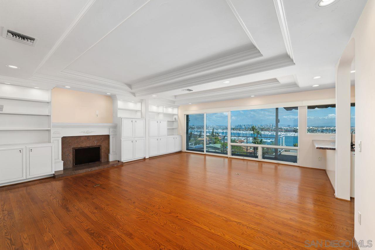 Detail Gallery Image 8 of 48 For 595  Rosecrans Street, San Diego,  CA 92106 - 4 Beds | 2/1 Baths