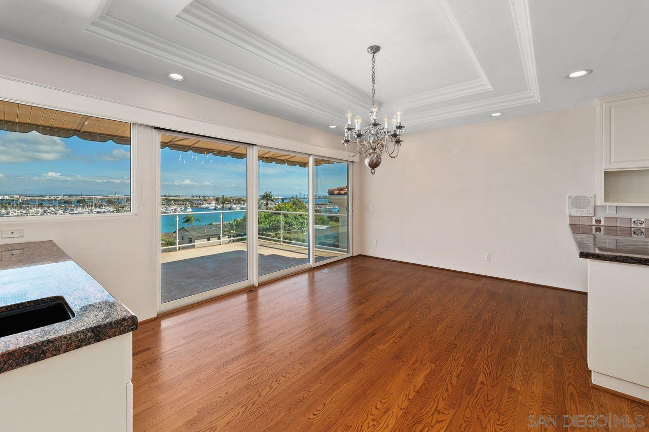 Detail Gallery Image 10 of 48 For 595  Rosecrans Street, San Diego,  CA 92106 - 4 Beds | 2/1 Baths