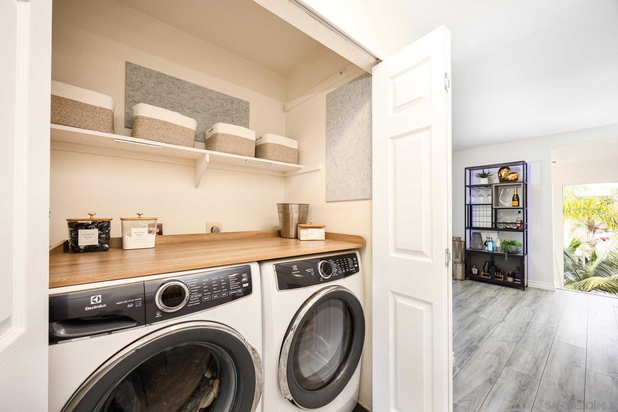 Detail Gallery Image 16 of 31 For 832  Kalpati Cir  #E,  Carlsbad,  CA 92008 - 3 Beds | 2/1 Baths