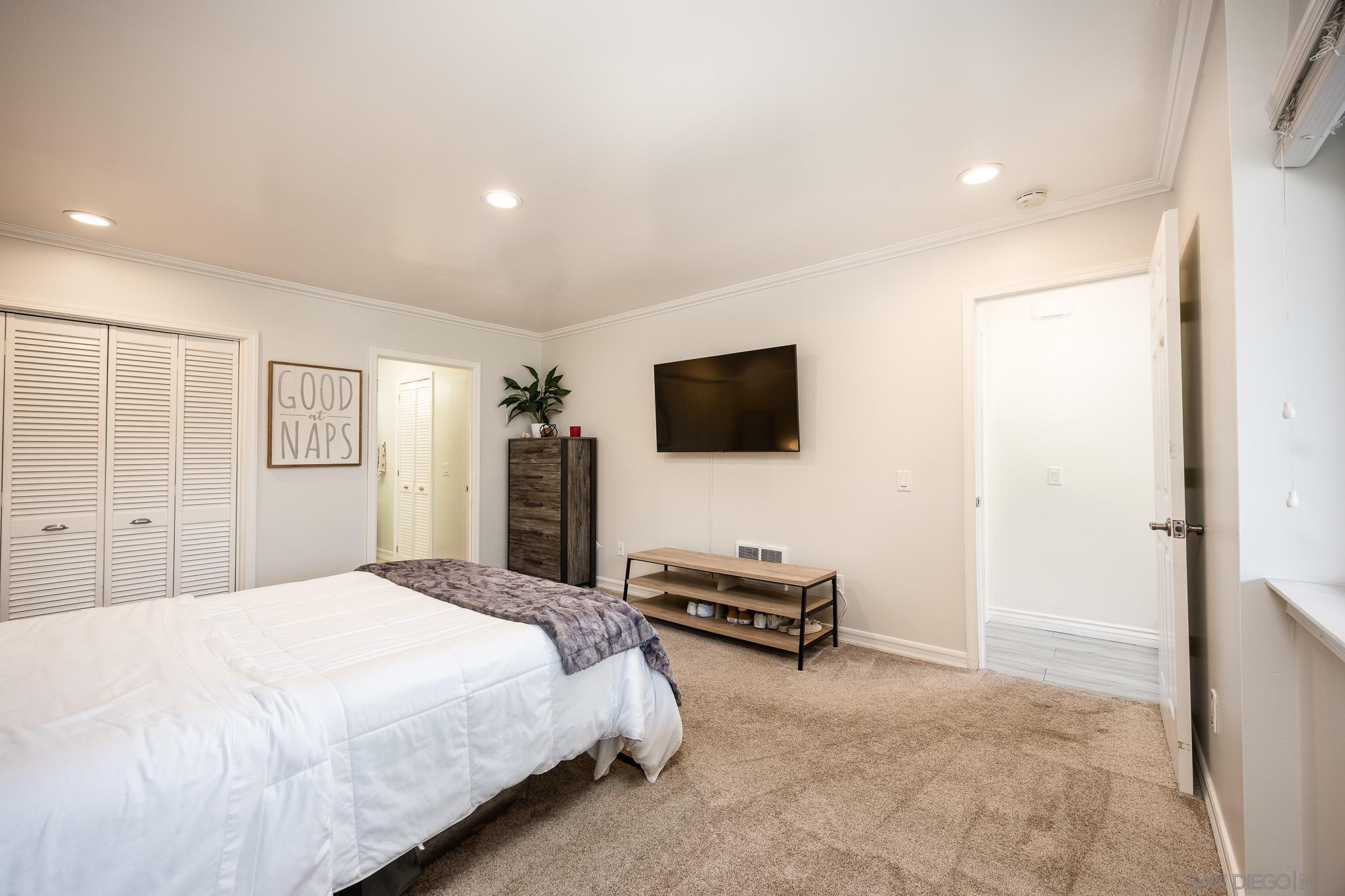 Detail Gallery Image 20 of 31 For 832  Kalpati Cir  #E,  Carlsbad,  CA 92008 - 3 Beds | 2/1 Baths