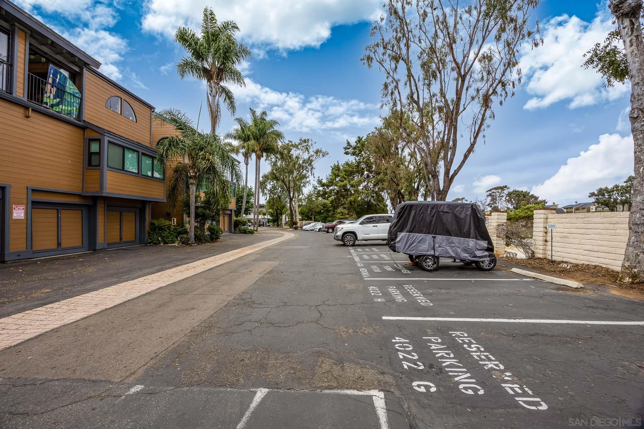 Detail Gallery Image 23 of 31 For 832  Kalpati Cir  #E,  Carlsbad,  CA 92008 - 3 Beds | 2/1 Baths
