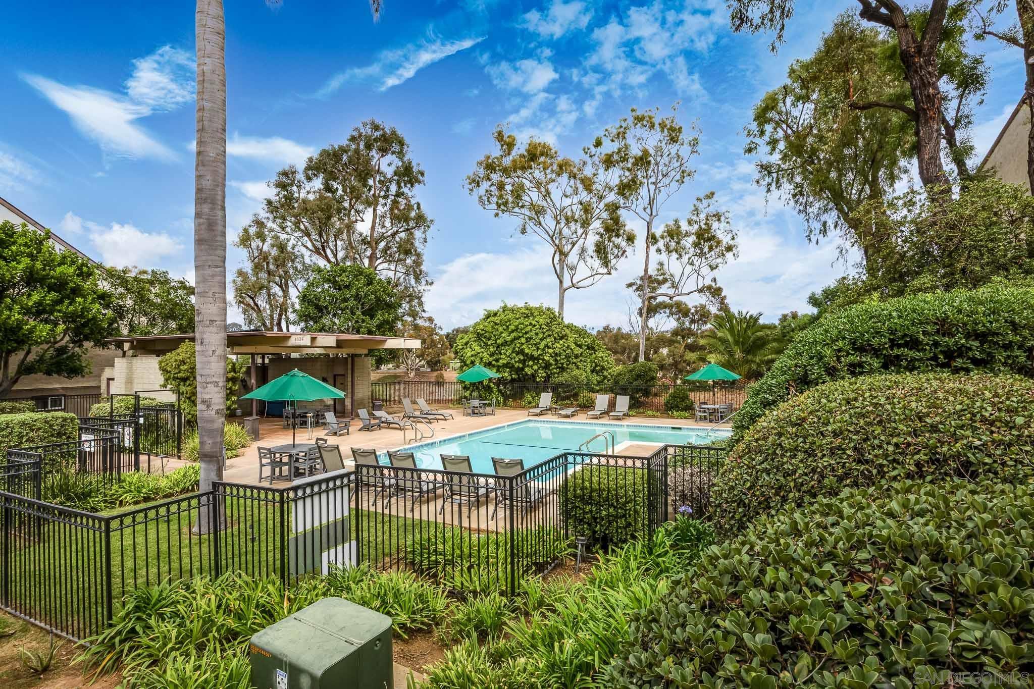 Detail Gallery Image 24 of 31 For 832  Kalpati Cir  #E,  Carlsbad,  CA 92008 - 3 Beds | 2/1 Baths