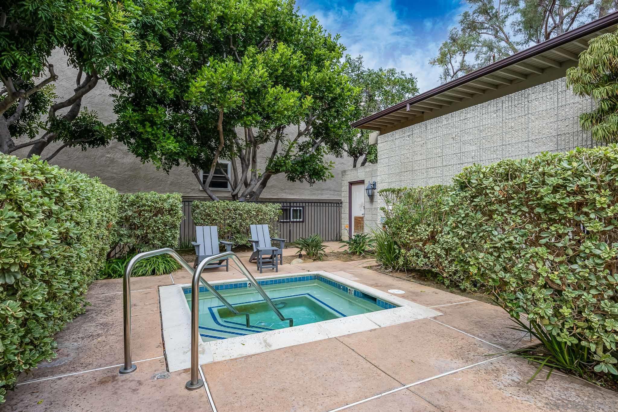 Detail Gallery Image 25 of 31 For 832  Kalpati Cir  #E,  Carlsbad,  CA 92008 - 3 Beds | 2/1 Baths