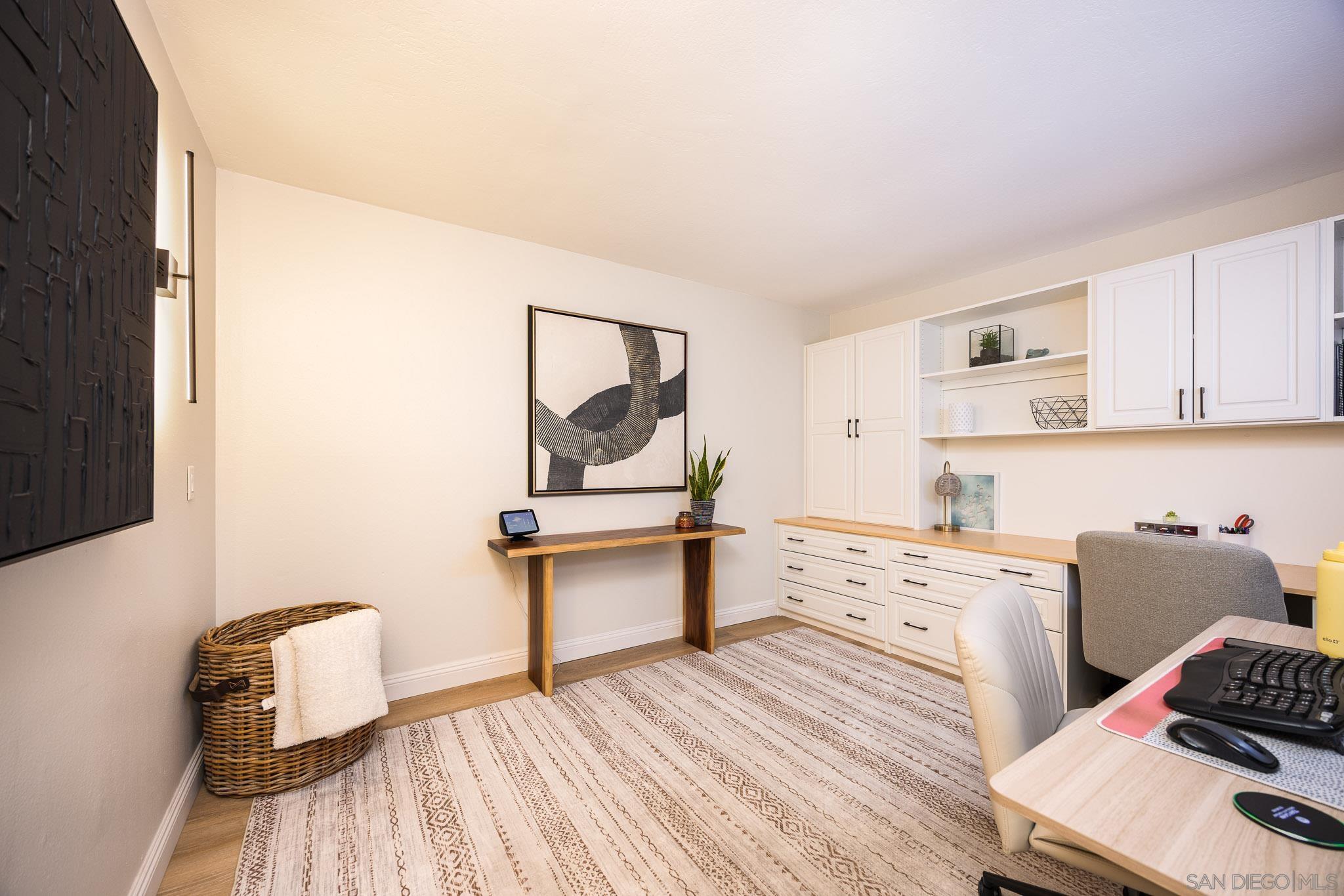 Detail Gallery Image 8 of 31 For 832  Kalpati Cir  #E,  Carlsbad,  CA 92008 - 3 Beds | 2/1 Baths