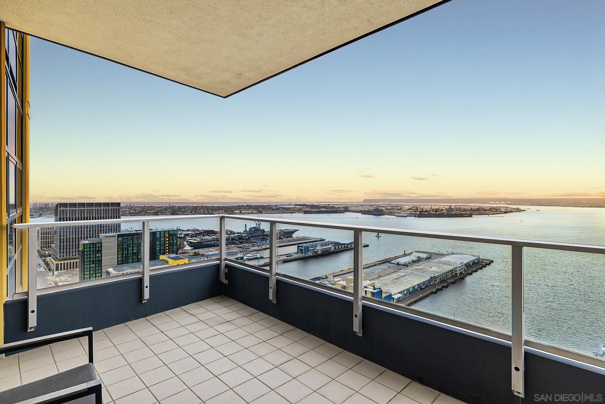 Detail Gallery Image 12 of 45 For 1325  Pacific Hwy  #3301,  San Diego,  CA 92101 - 2 Beds | 2/1 Baths