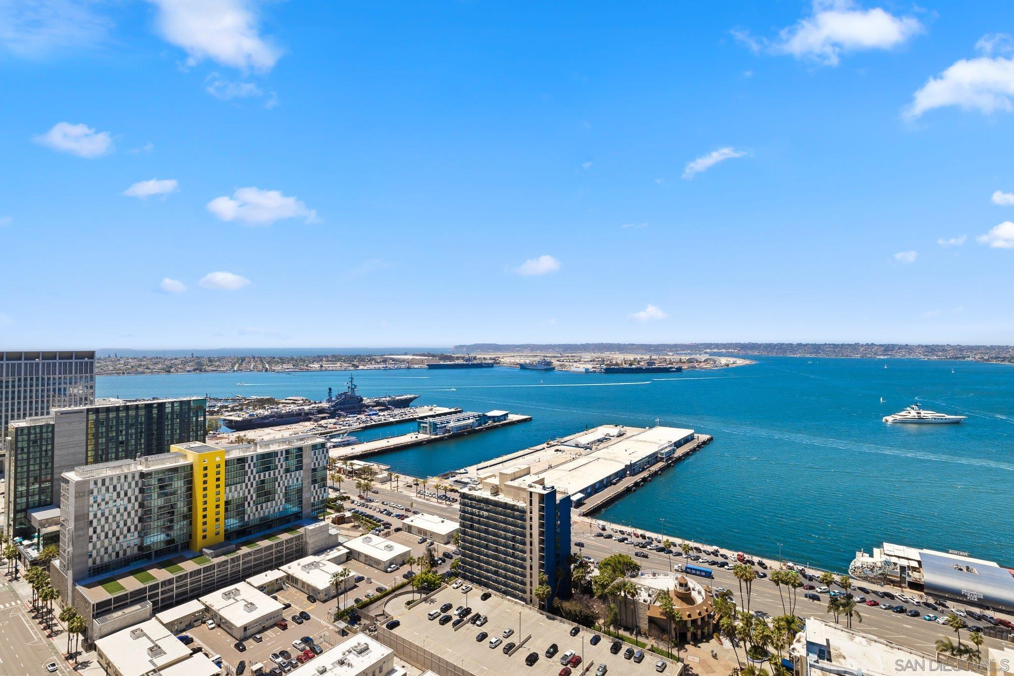 Detail Gallery Image 14 of 45 For 1325  Pacific Hwy  #3301,  San Diego,  CA 92101 - 2 Beds | 2/1 Baths