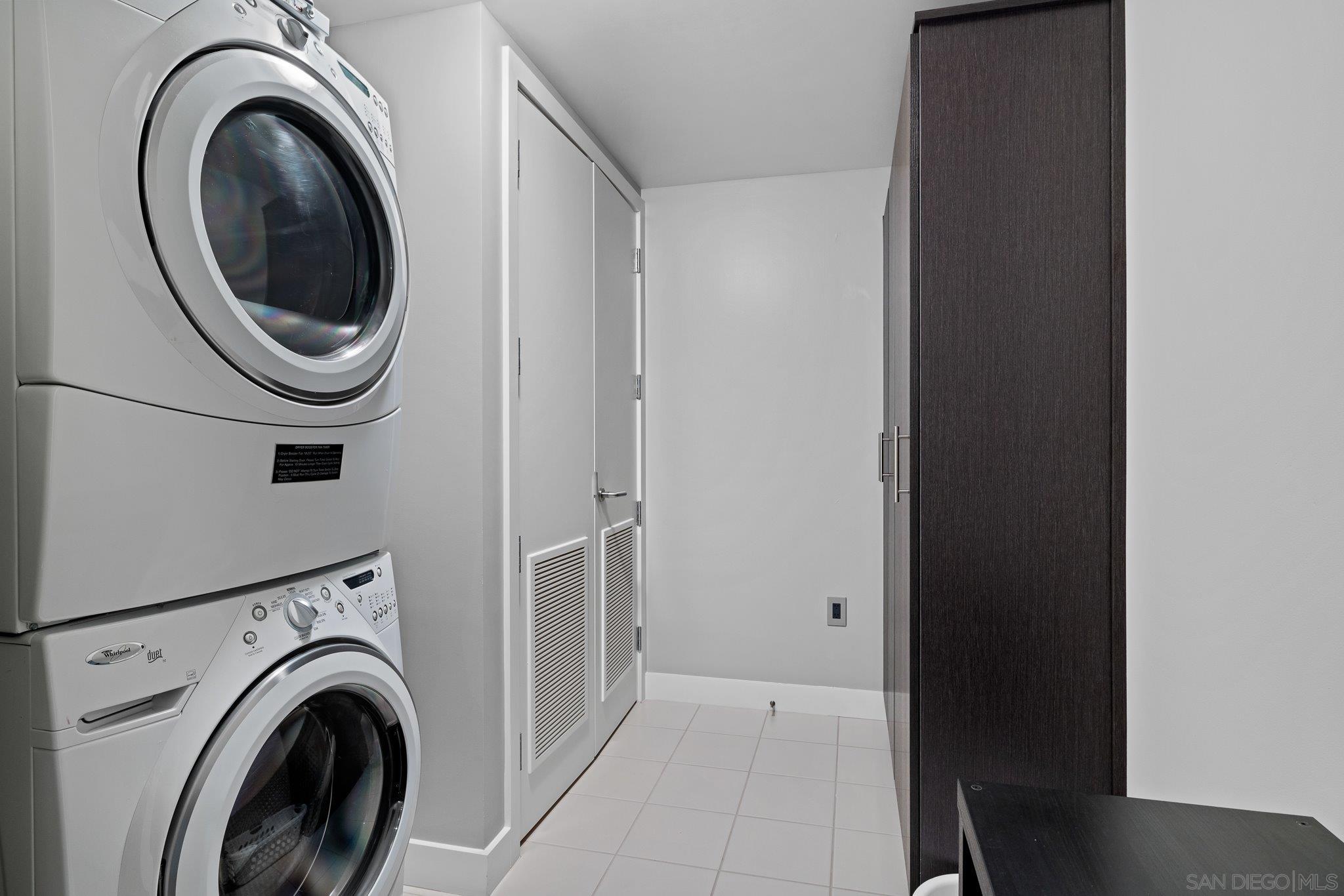 Detail Gallery Image 24 of 45 For 1325  Pacific Hwy  #3301,  San Diego,  CA 92101 - 2 Beds | 2/1 Baths