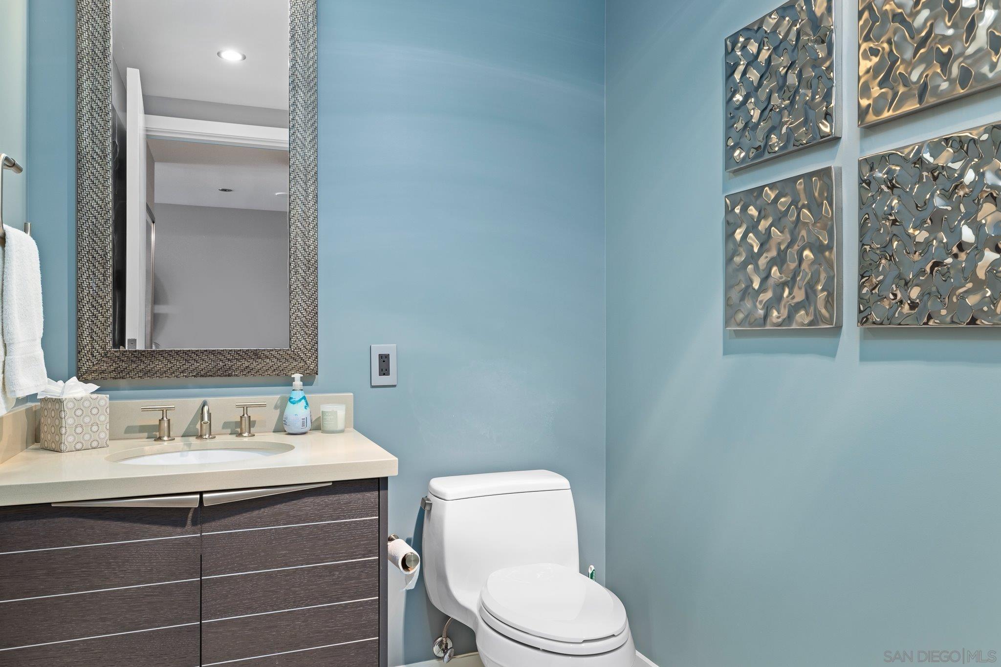 Detail Gallery Image 25 of 45 For 1325  Pacific Hwy  #3301,  San Diego,  CA 92101 - 2 Beds | 2/1 Baths