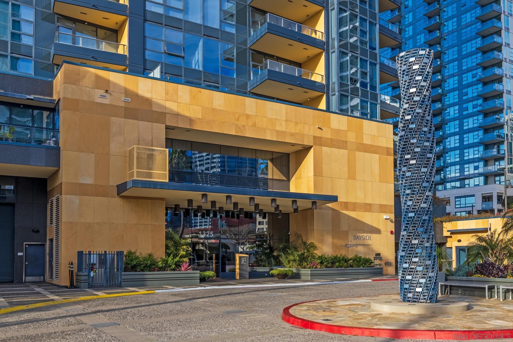 Detail Gallery Image 28 of 45 For 1325  Pacific Hwy  #3301,  San Diego,  CA 92101 - 2 Beds | 2/1 Baths