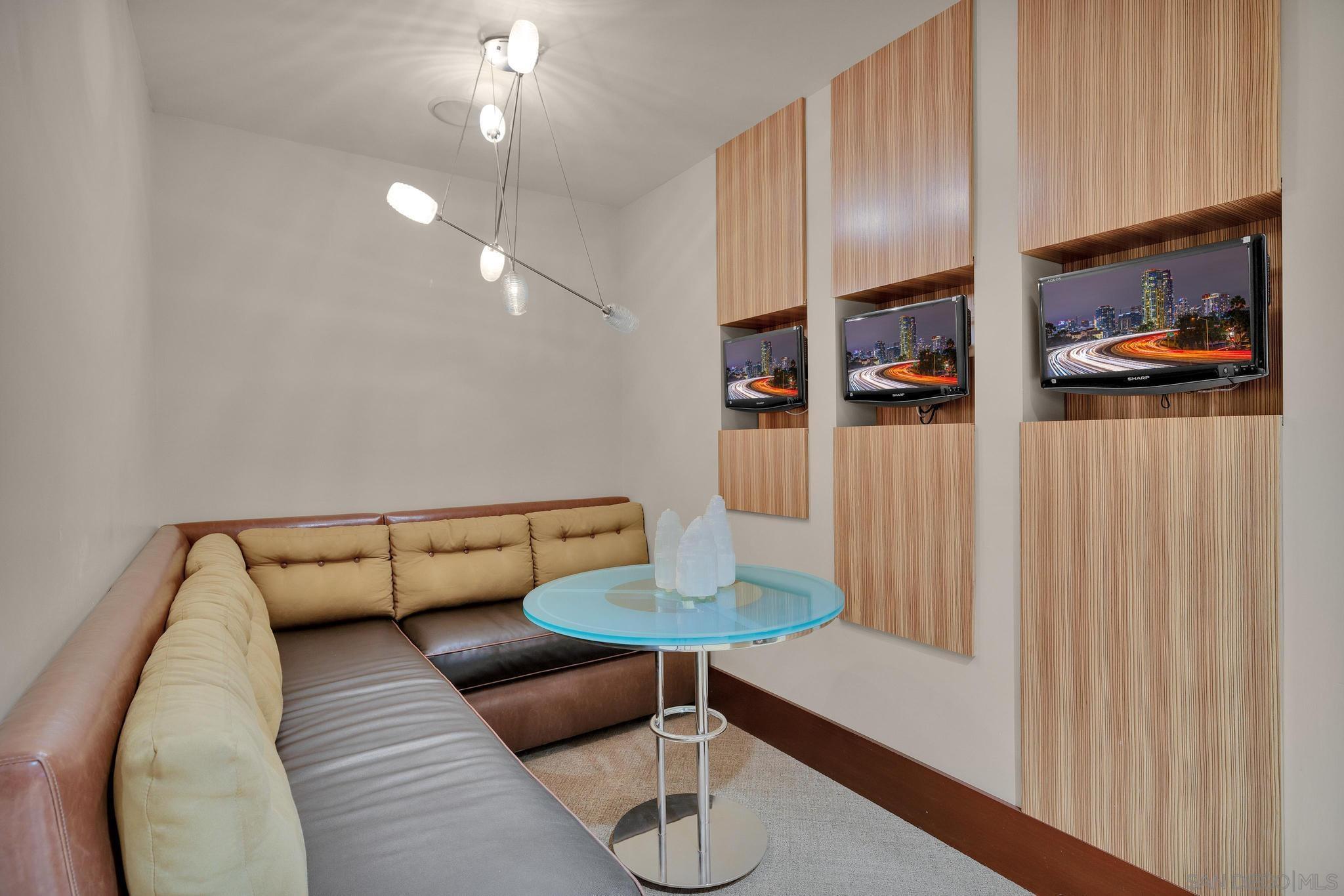 Detail Gallery Image 35 of 45 For 1325  Pacific Hwy  #3301,  San Diego,  CA 92101 - 2 Beds | 2/1 Baths