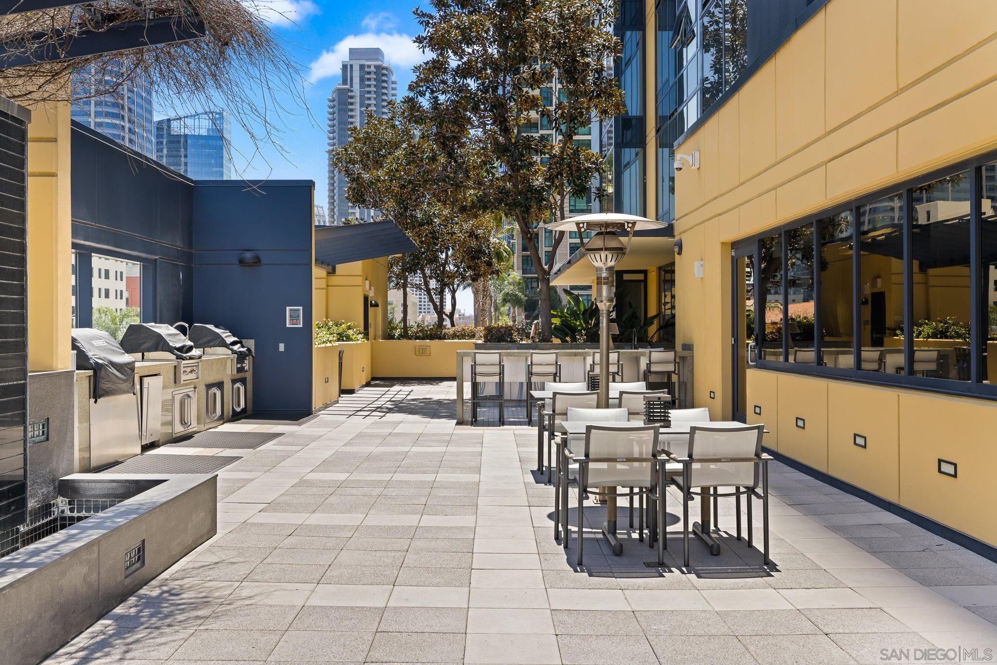 Detail Gallery Image 40 of 45 For 1325  Pacific Hwy  #3301,  San Diego,  CA 92101 - 2 Beds | 2/1 Baths