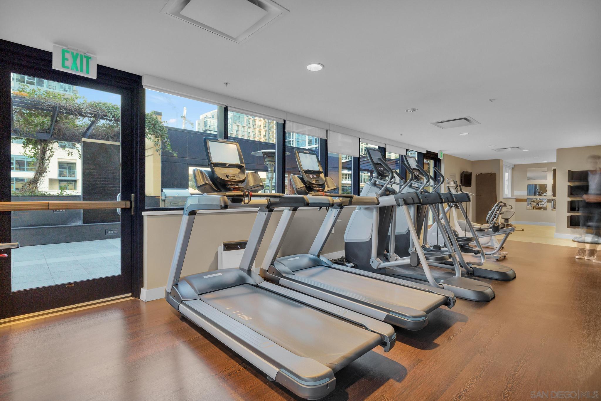 Detail Gallery Image 41 of 45 For 1325  Pacific Hwy  #3301,  San Diego,  CA 92101 - 2 Beds | 2/1 Baths