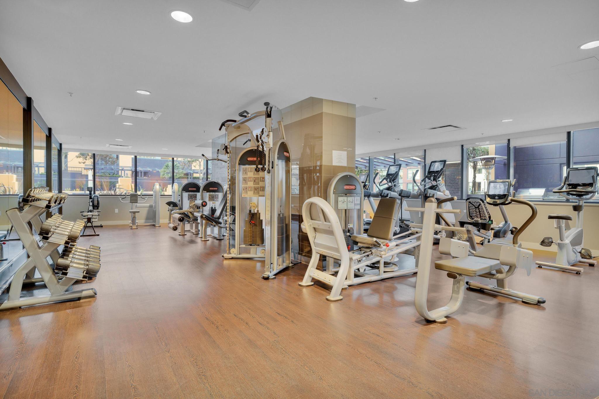 Detail Gallery Image 42 of 45 For 1325  Pacific Hwy  #3301,  San Diego,  CA 92101 - 2 Beds | 2/1 Baths