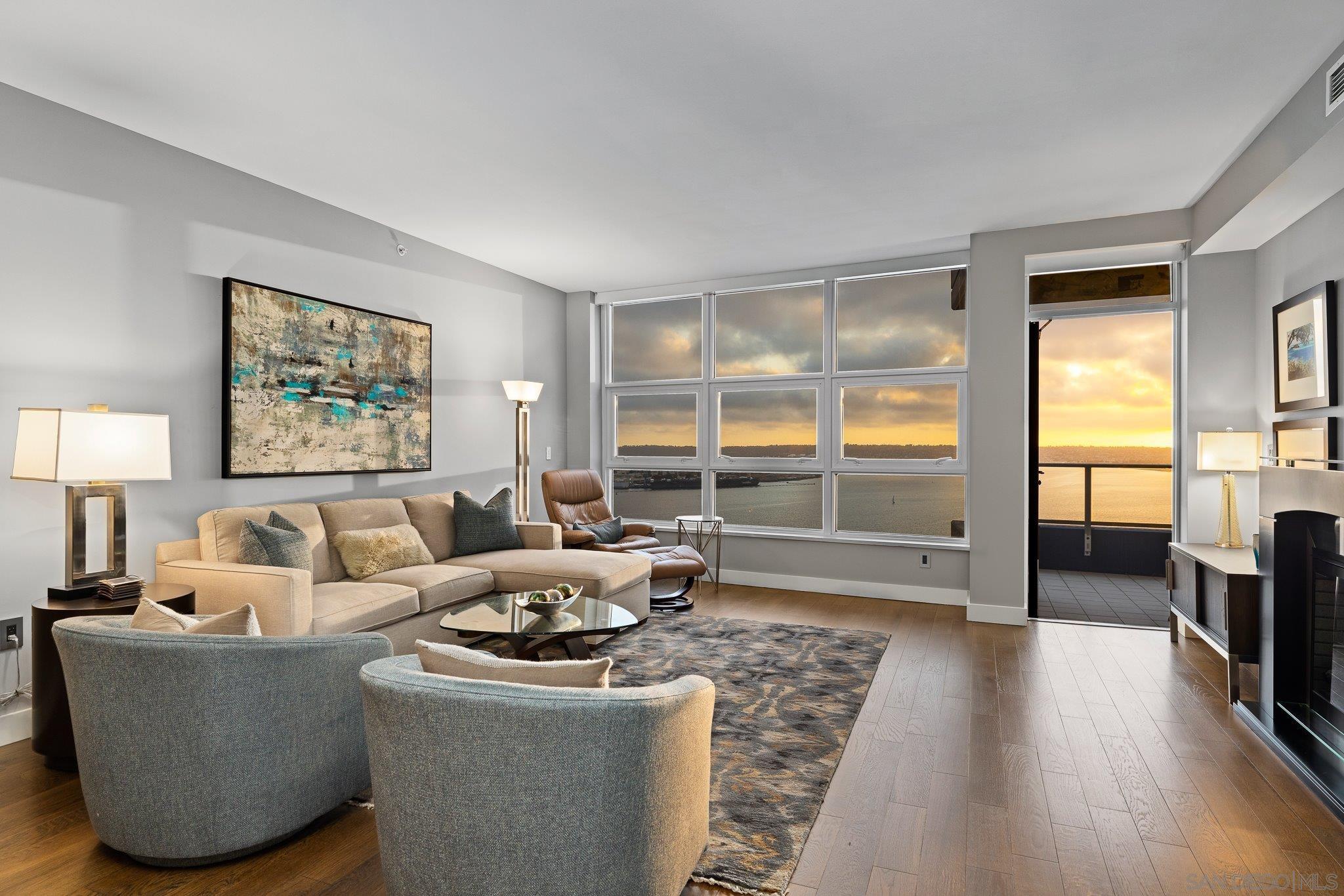 Detail Gallery Image 6 of 45 For 1325  Pacific Hwy  #3301,  San Diego,  CA 92101 - 2 Beds | 2/1 Baths