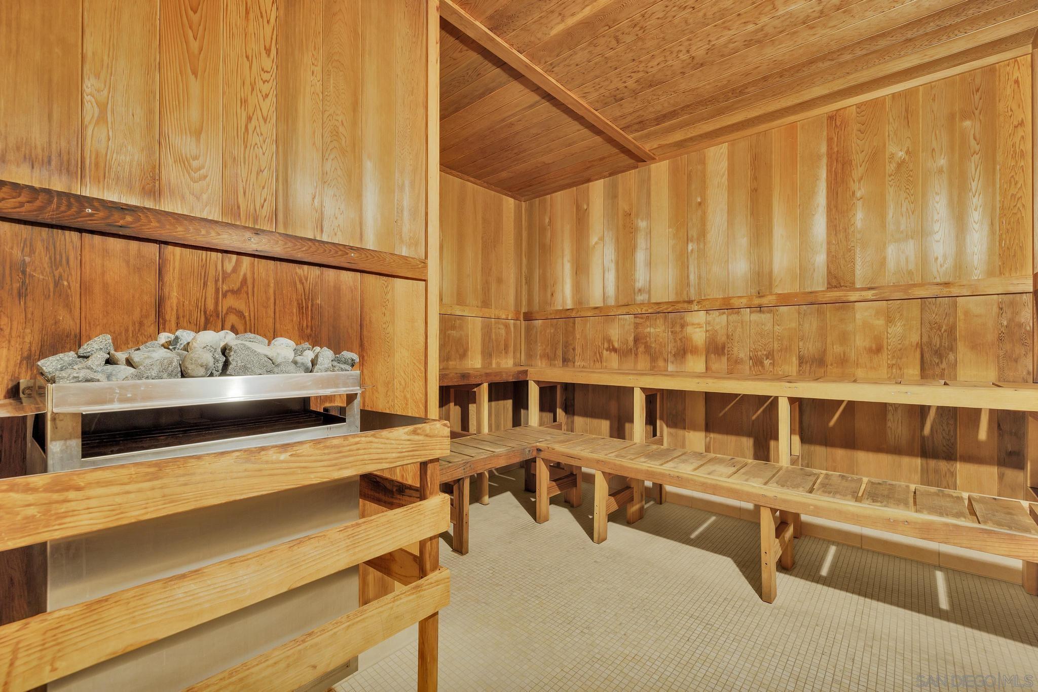 Detail Gallery Image 43 of 45 For 1325  Pacific Hwy  #3301,  San Diego,  CA 92101 - 2 Beds | 2/1 Baths