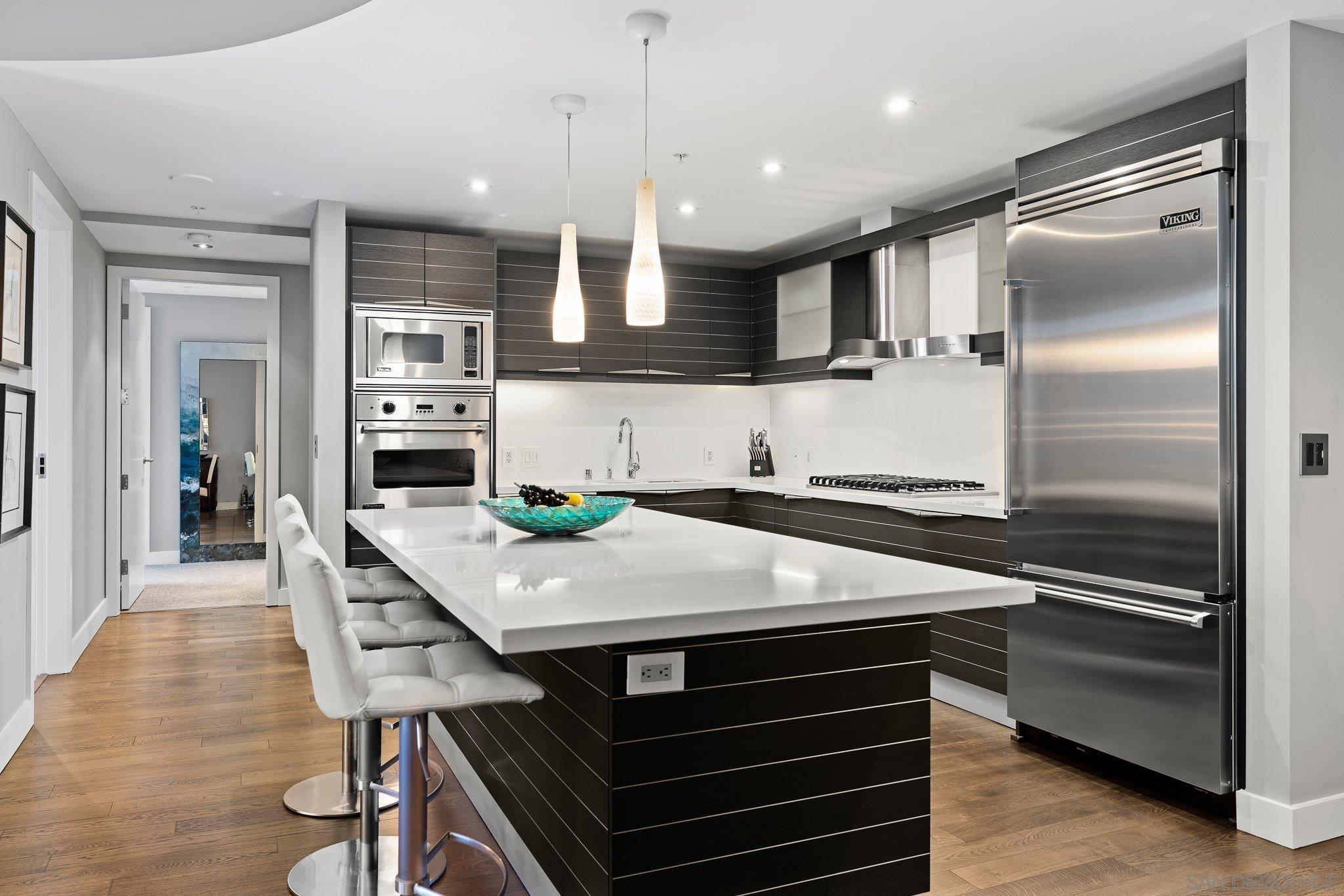 Detail Gallery Image 7 of 45 For 1325  Pacific Hwy  #3301,  San Diego,  CA 92101 - 2 Beds | 2/1 Baths