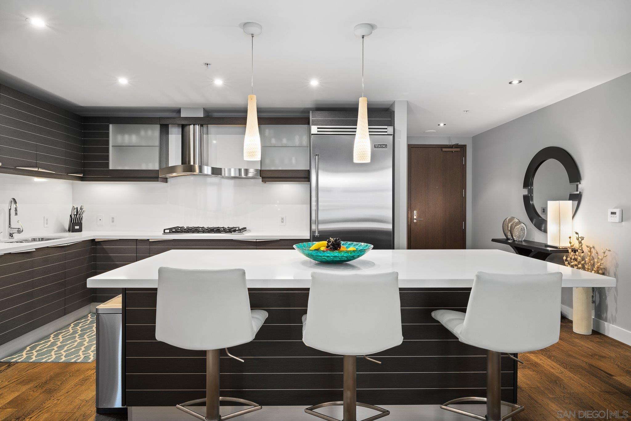 Detail Gallery Image 8 of 45 For 1325  Pacific Hwy  #3301,  San Diego,  CA 92101 - 2 Beds | 2/1 Baths