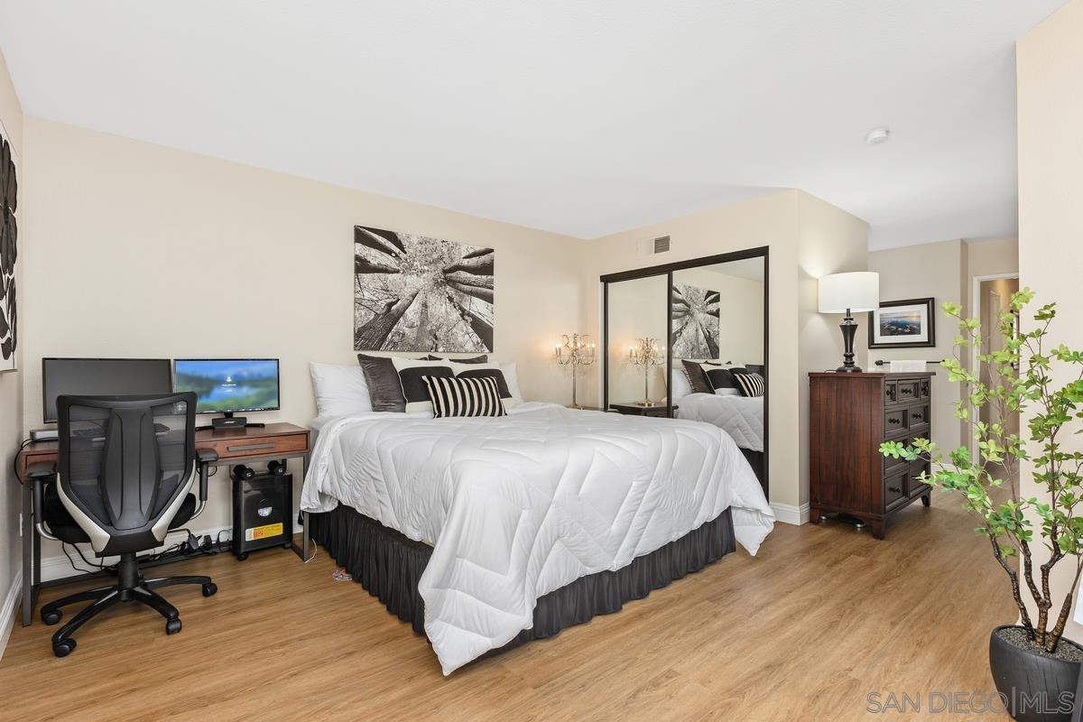Detail Gallery Image 13 of 53 For 17939  Avenida Alozdra, San Diego,  CA 92128 - 2 Beds | 2 Baths