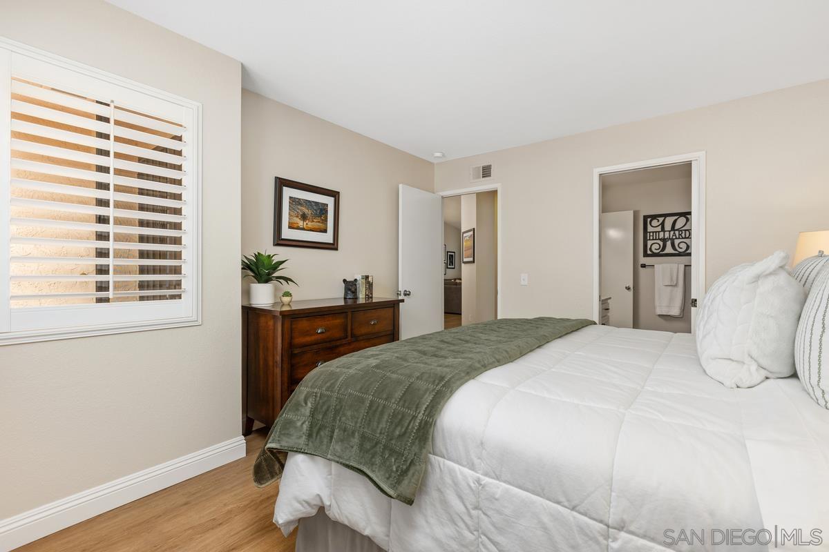 Detail Gallery Image 15 of 53 For 17939  Avenida Alozdra, San Diego,  CA 92128 - 2 Beds | 2 Baths