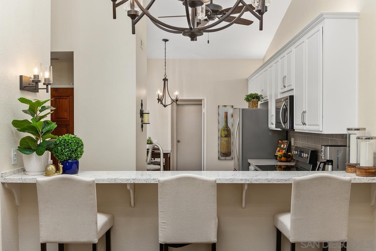 Detail Gallery Image 18 of 53 For 17939  Avenida Alozdra, San Diego,  CA 92128 - 2 Beds | 2 Baths