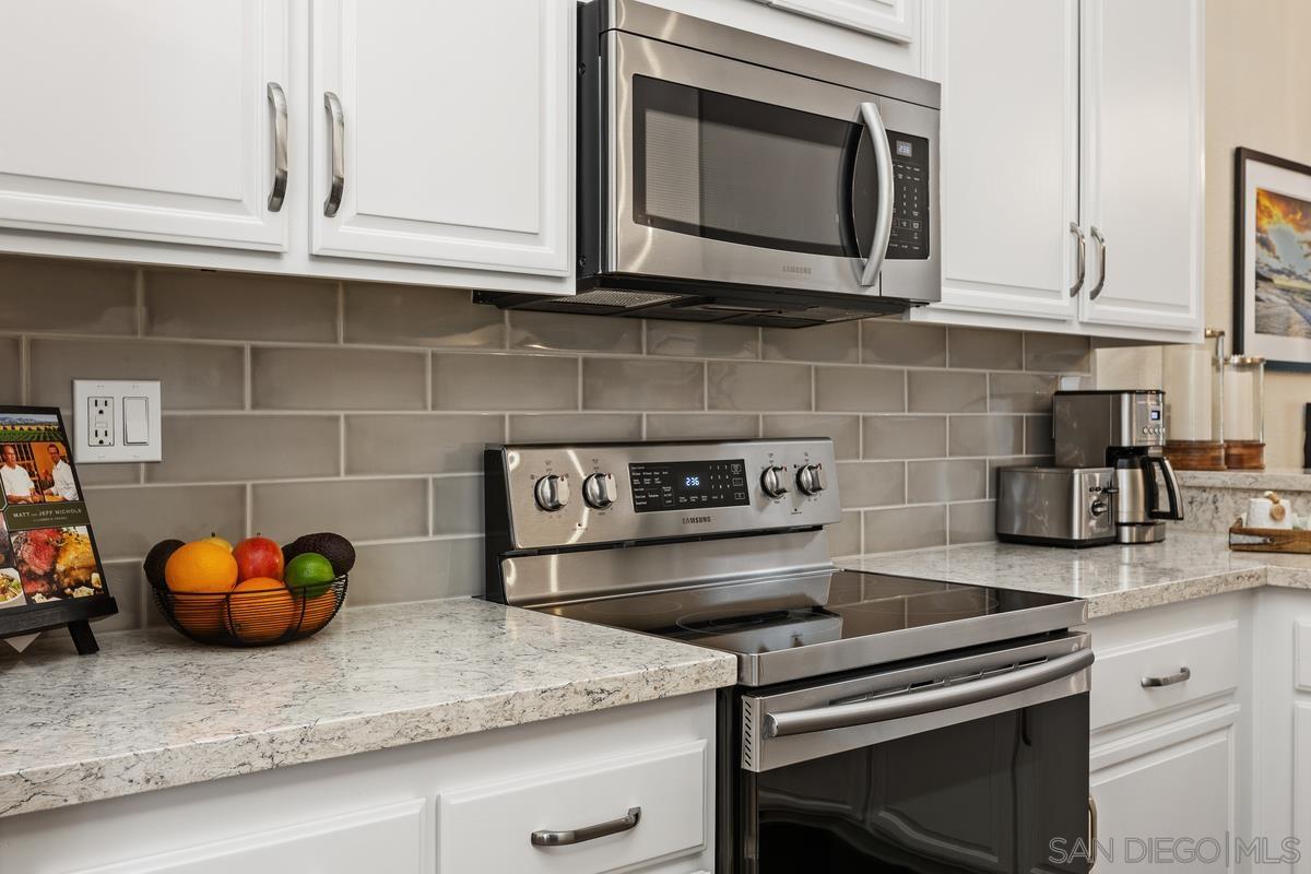 Detail Gallery Image 22 of 53 For 17939  Avenida Alozdra, San Diego,  CA 92128 - 2 Beds | 2 Baths