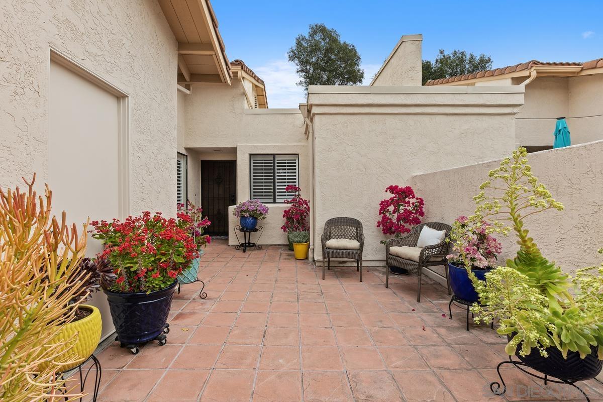 Detail Gallery Image 4 of 53 For 17939  Avenida Alozdra, San Diego,  CA 92128 - 2 Beds | 2 Baths