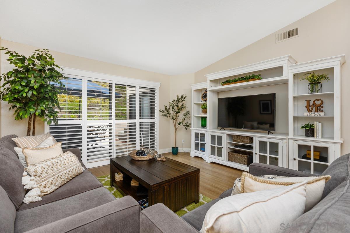 Detail Gallery Image 31 of 53 For 17939  Avenida Alozdra, San Diego,  CA 92128 - 2 Beds | 2 Baths