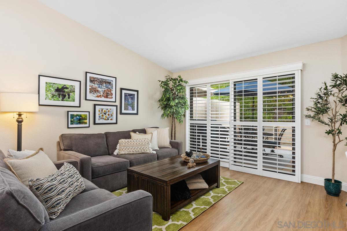 Detail Gallery Image 32 of 53 For 17939  Avenida Alozdra, San Diego,  CA 92128 - 2 Beds | 2 Baths